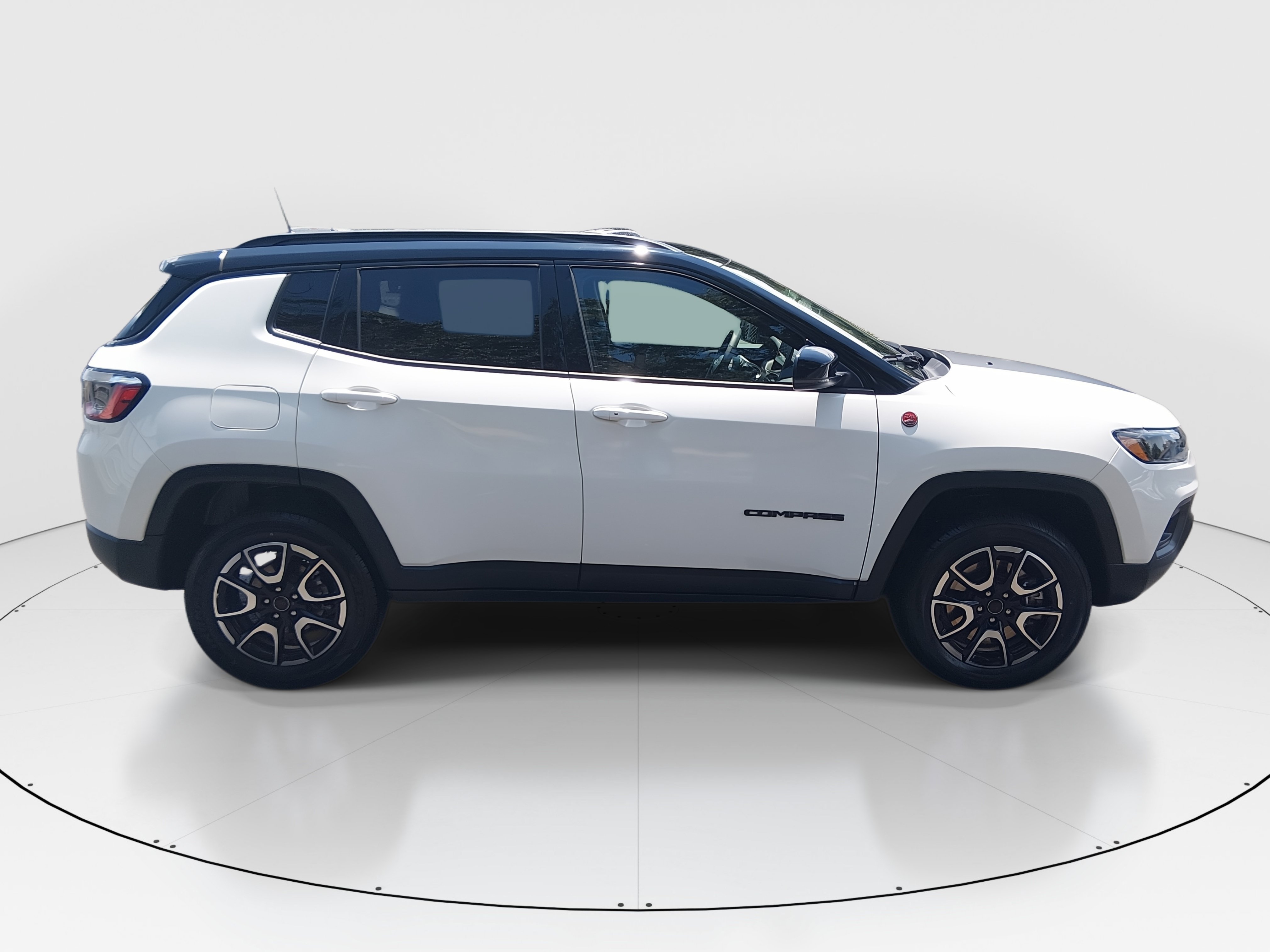 2026 Jeep Compass Trailhawk - Photo 8