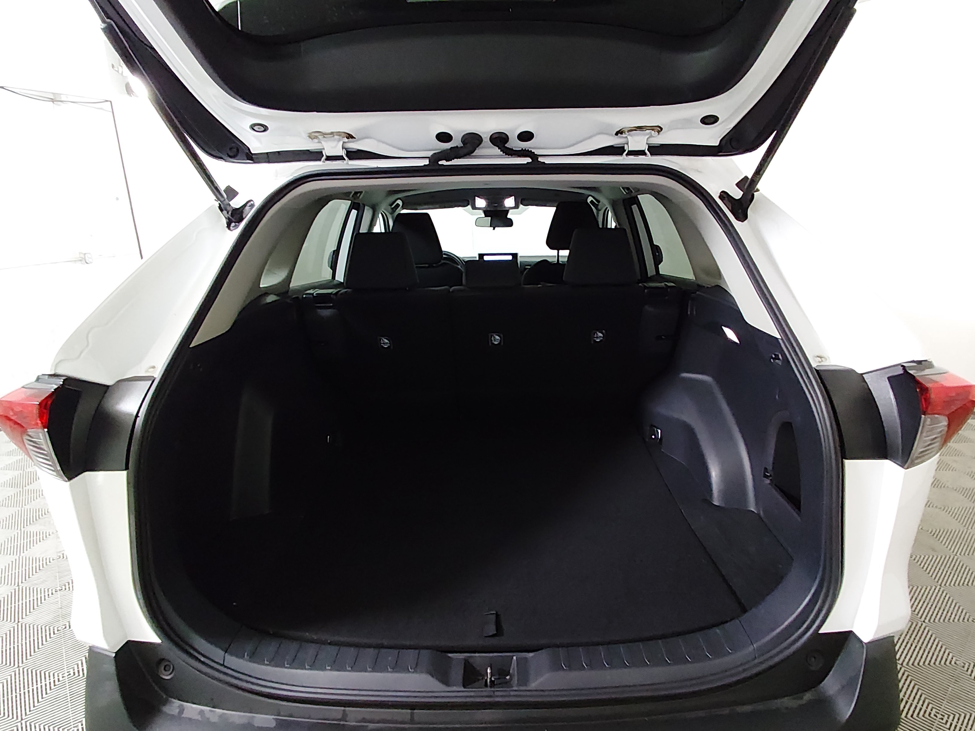 2025 Toyota RAV4 LE - Photo 11