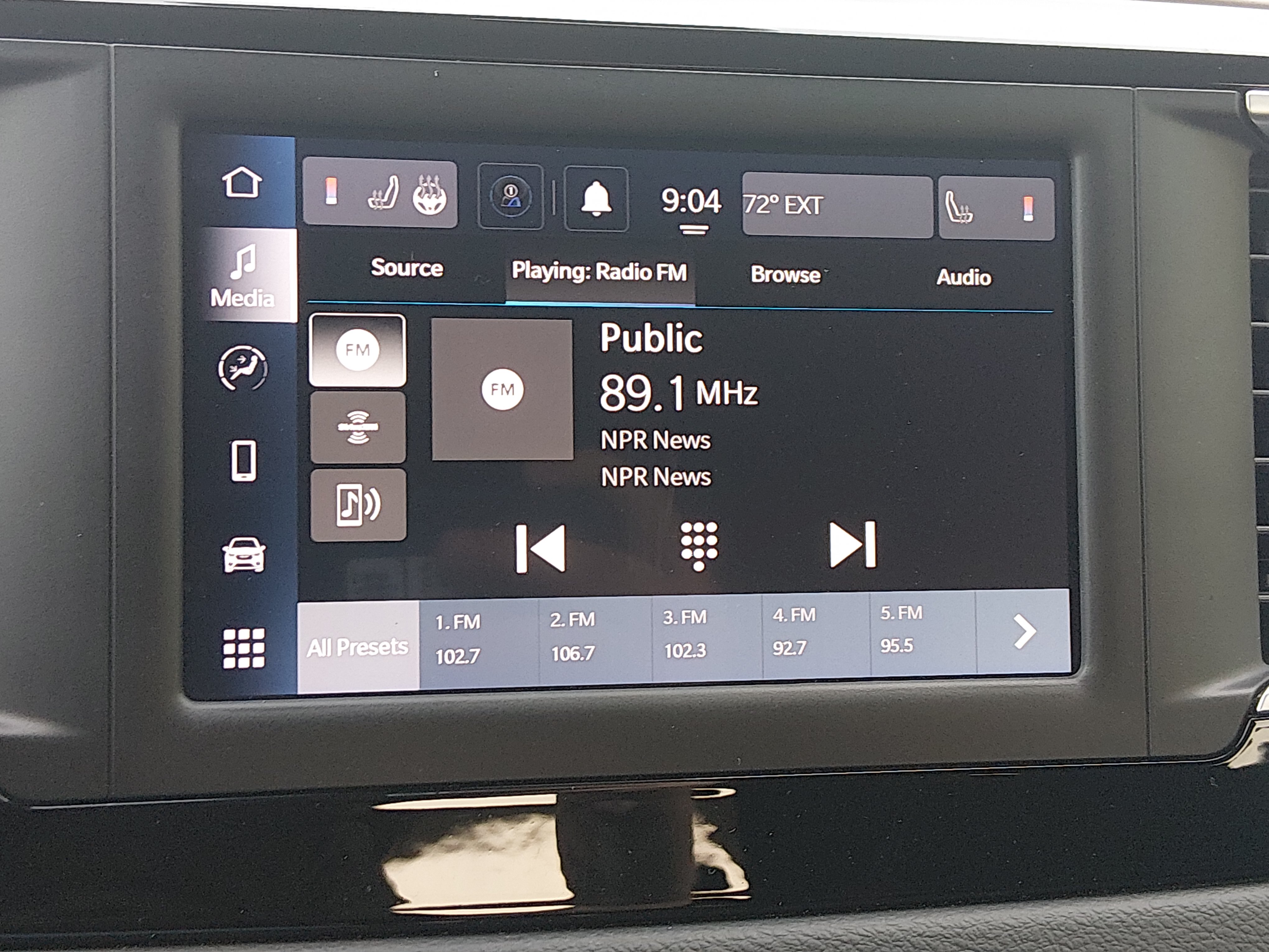 2023 Chrysler Voyager LX - Photo 19