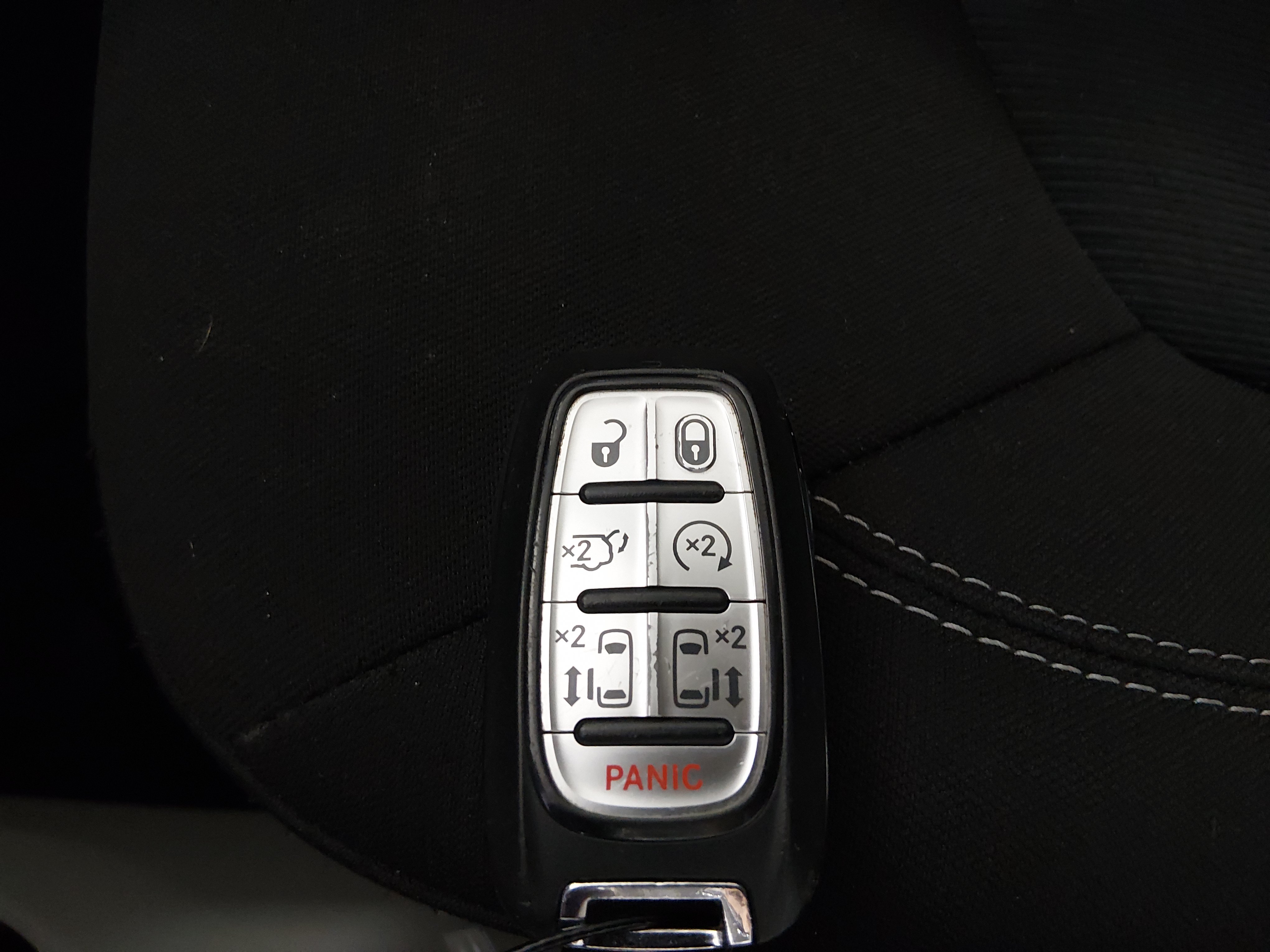 2023 Chrysler Voyager LX - Photo 15