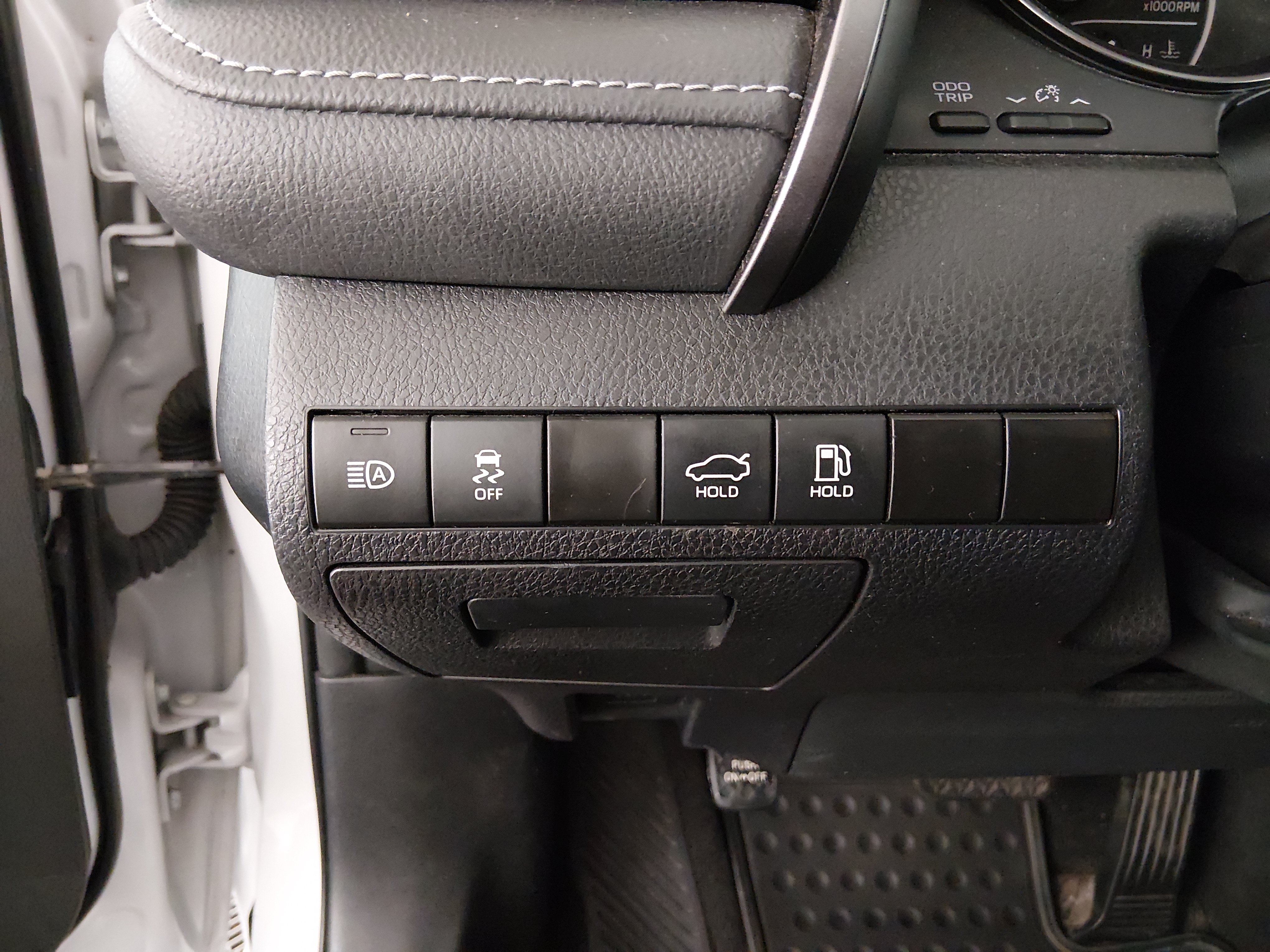 2024 Toyota Camry SE - Photo 13