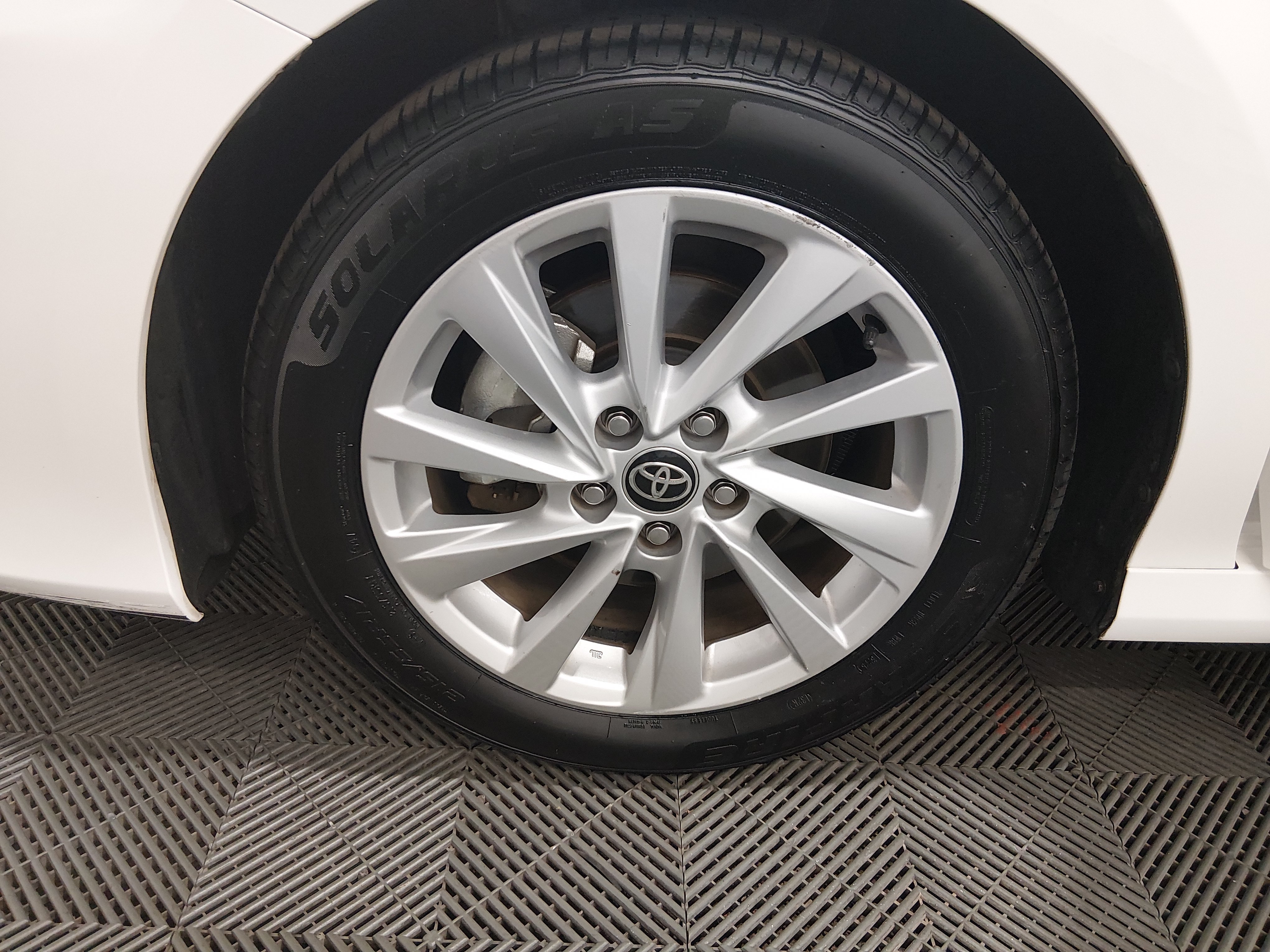 2024 Toyota Camry LE - Photo 10