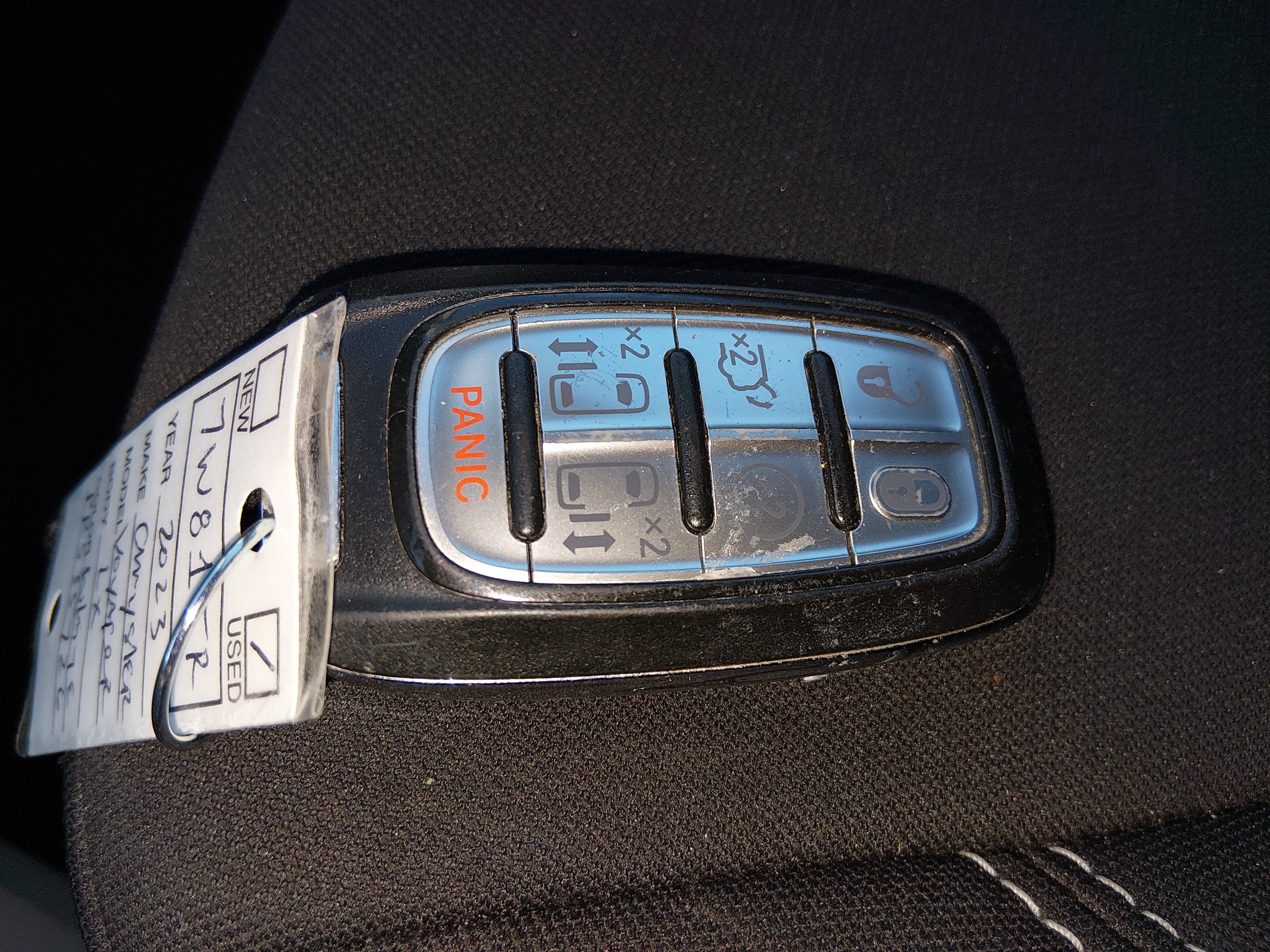 2023 Chrysler Voyager LX - Photo 15