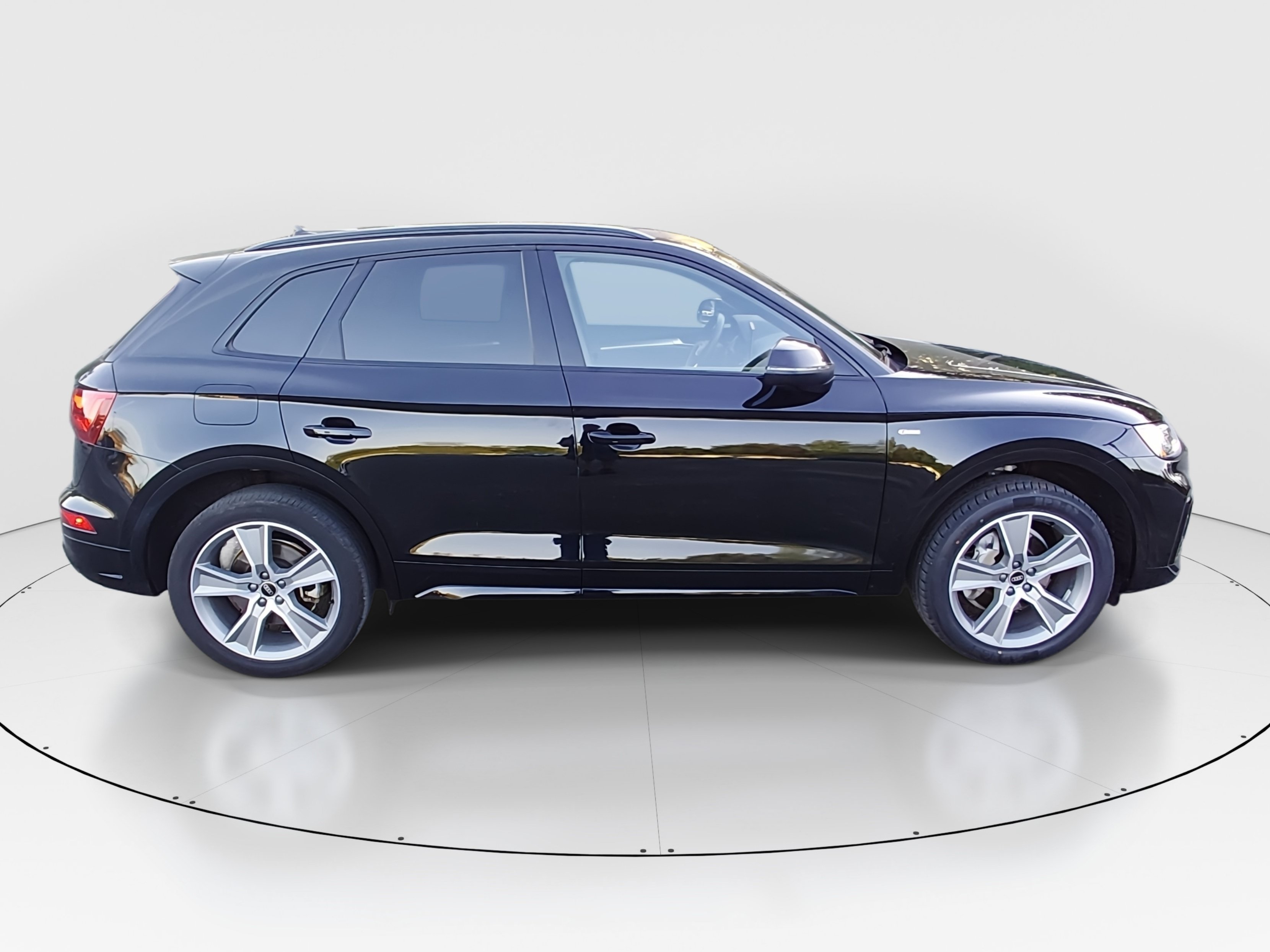2025 Audi Q5 Premium - Photo 8