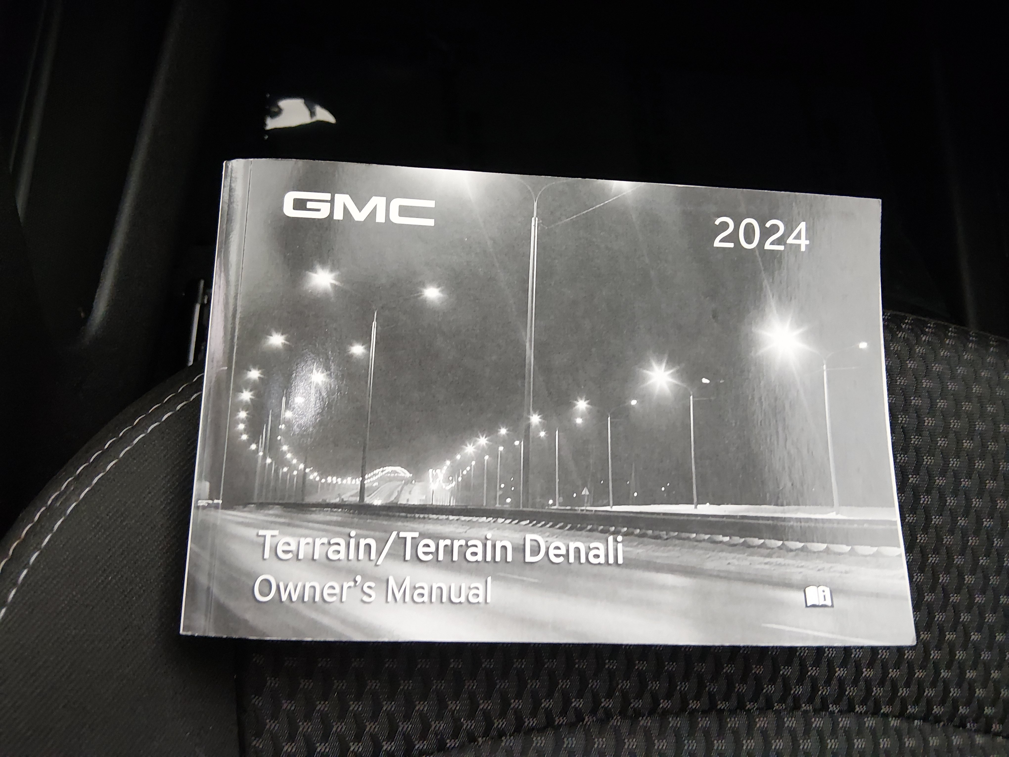2024 GMC Terrain SLE - Photo 18