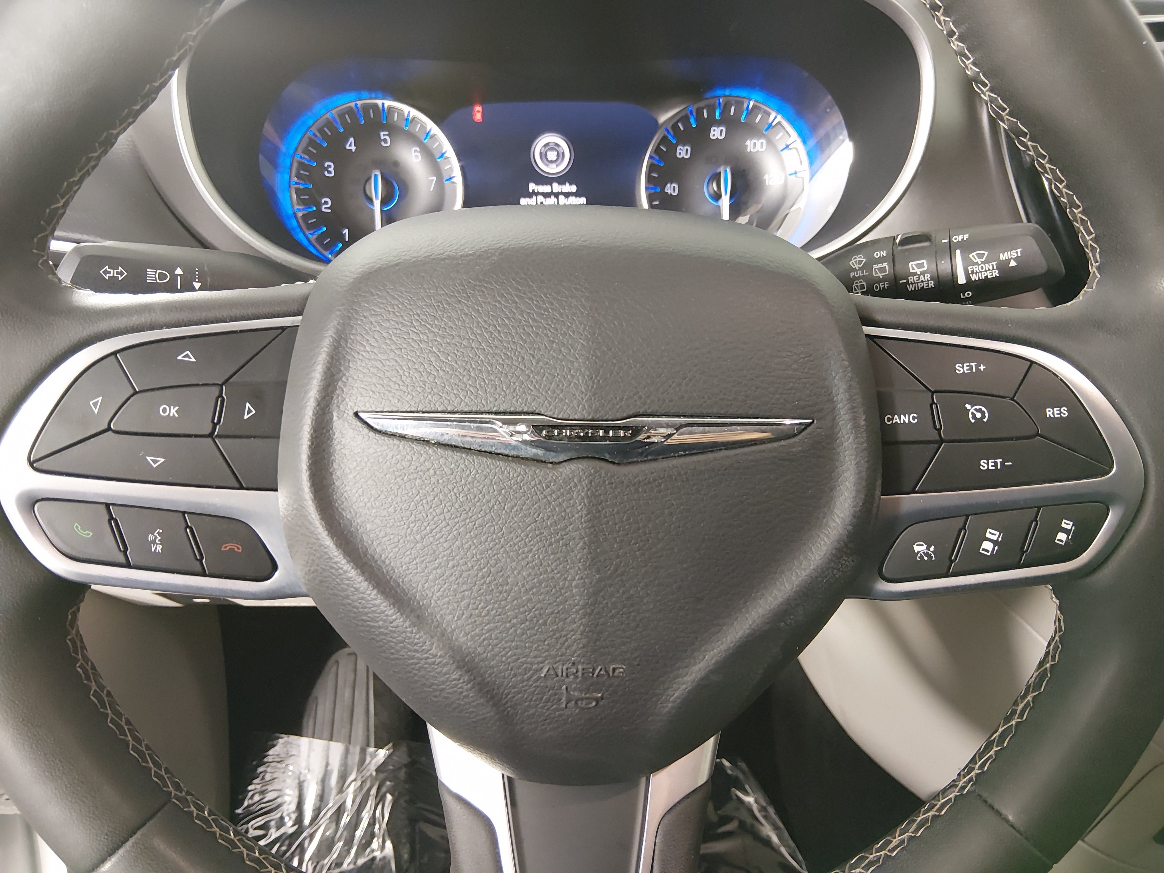 2024 Chrysler Pacifica Touring L - Photo 12