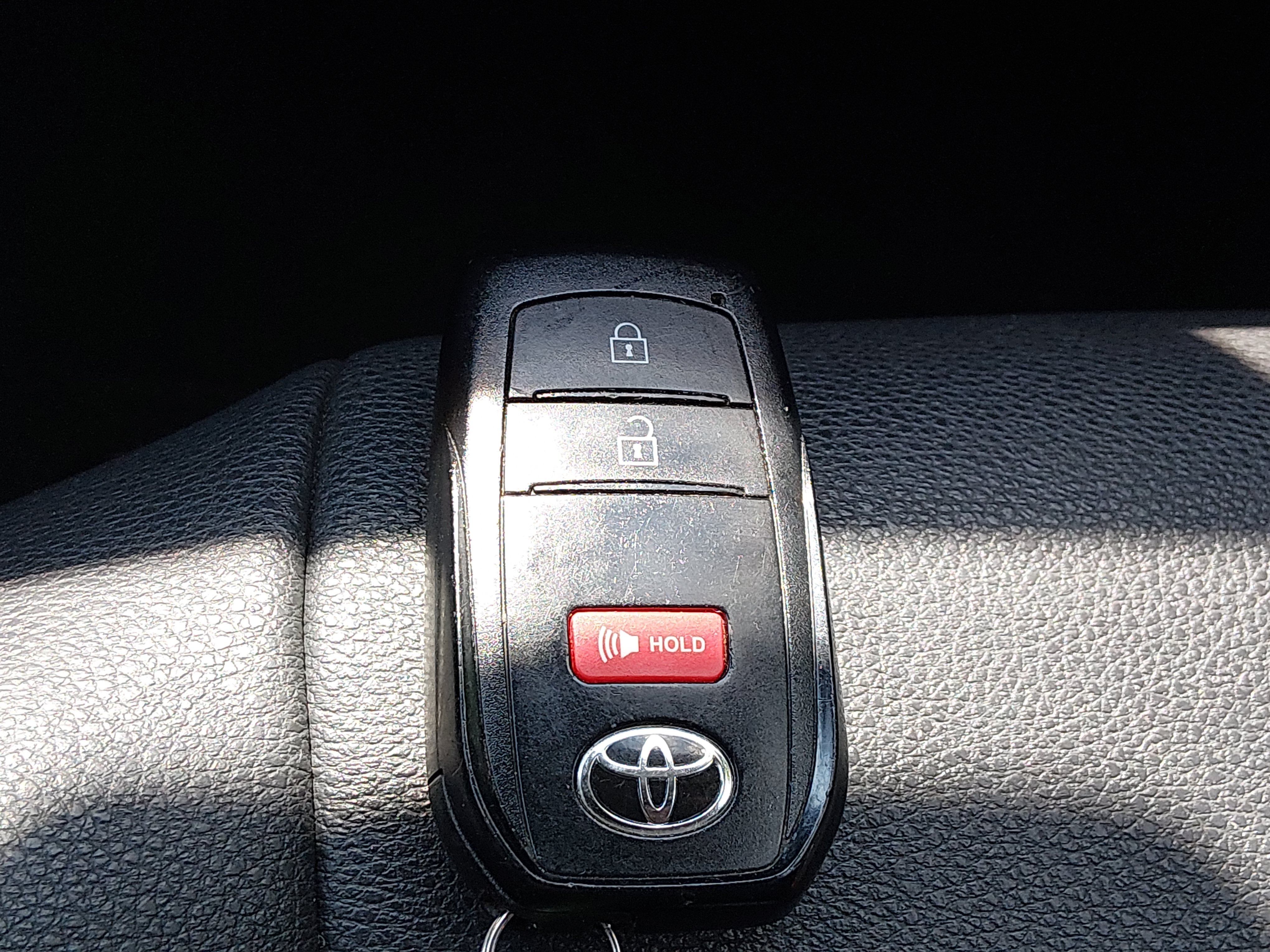 2024 Toyota Corolla Cross XLE - Photo 15