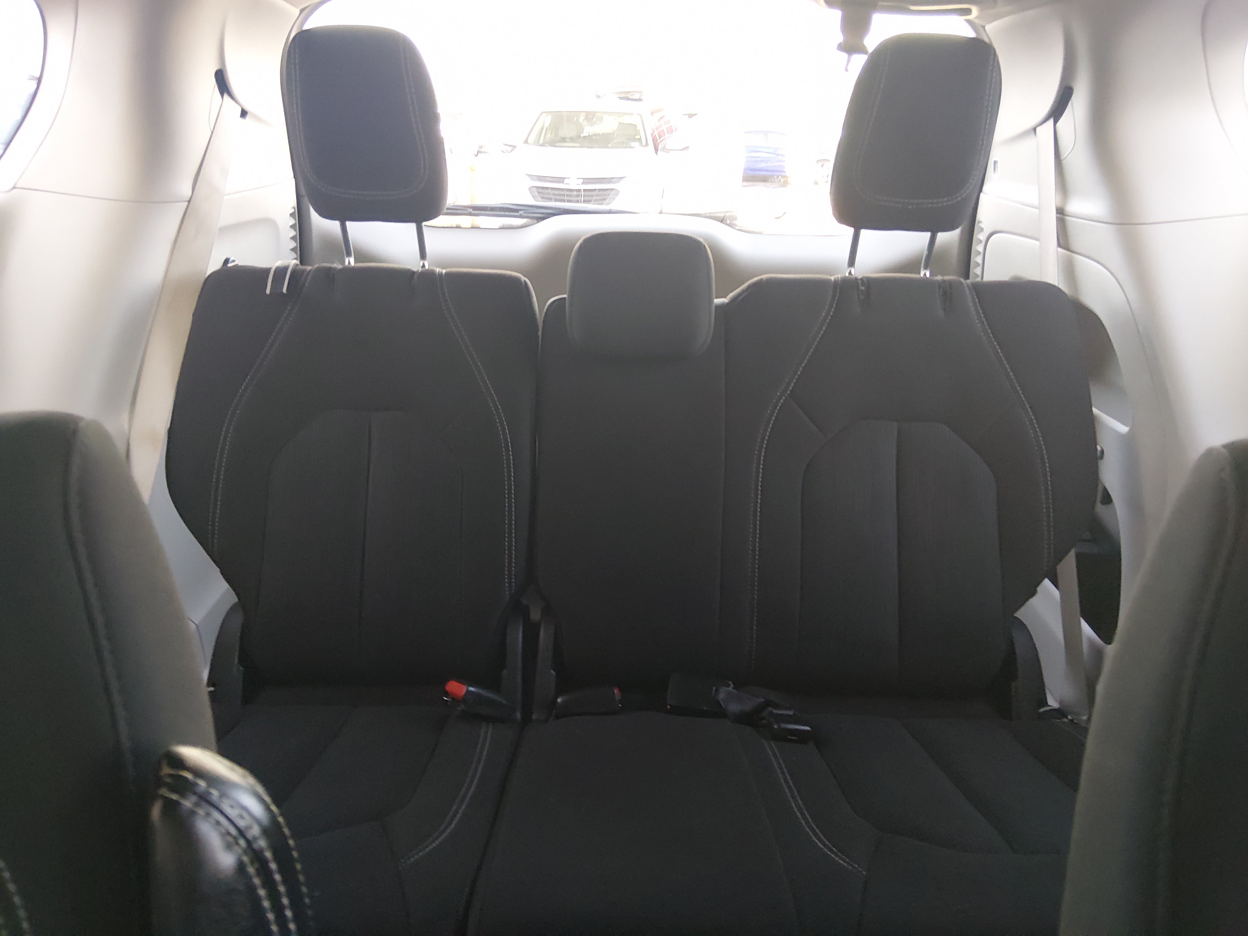2023 Chrysler Voyager LX - Photo 17