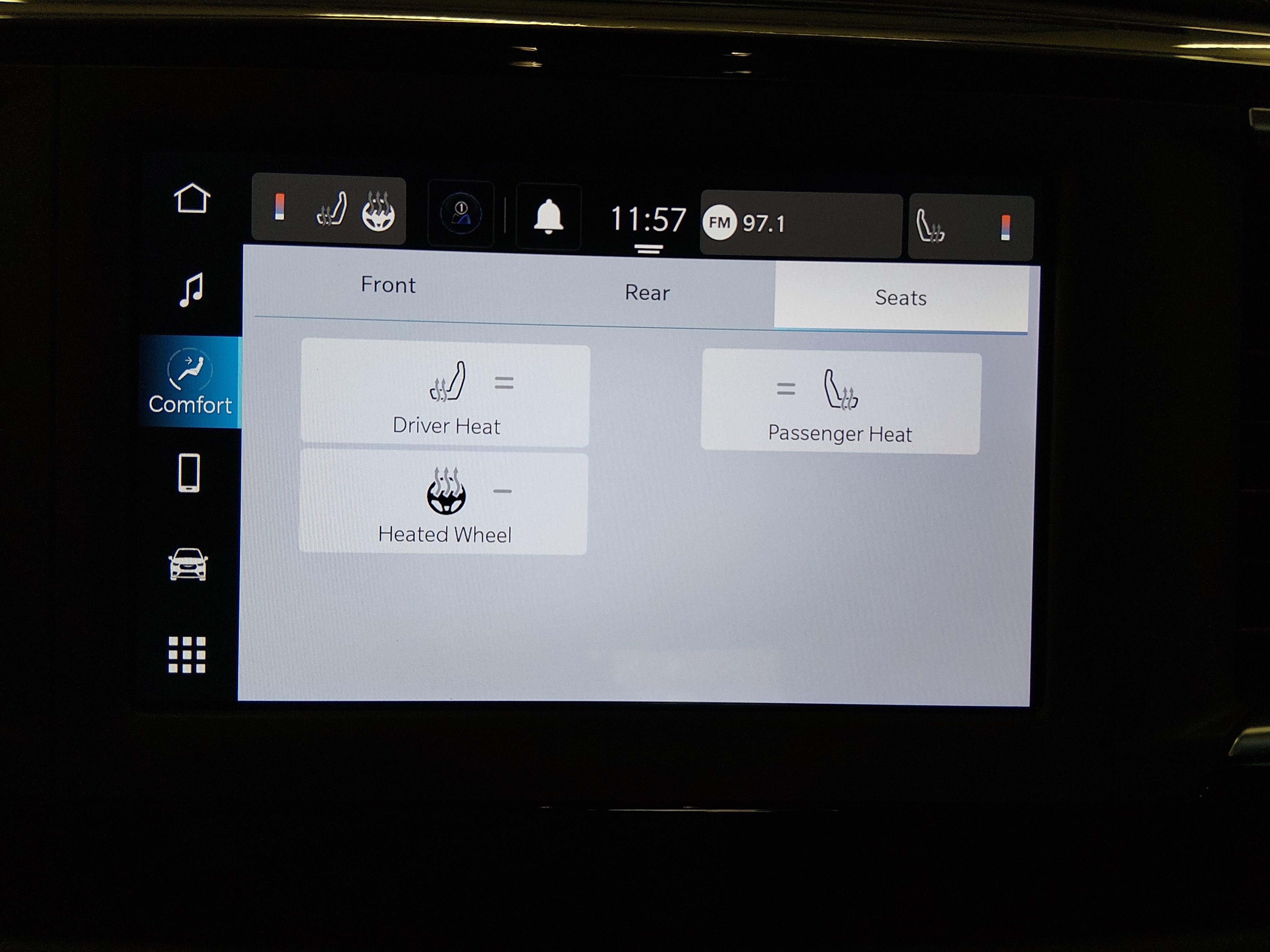 2023 Chrysler Voyager LX - Photo 18