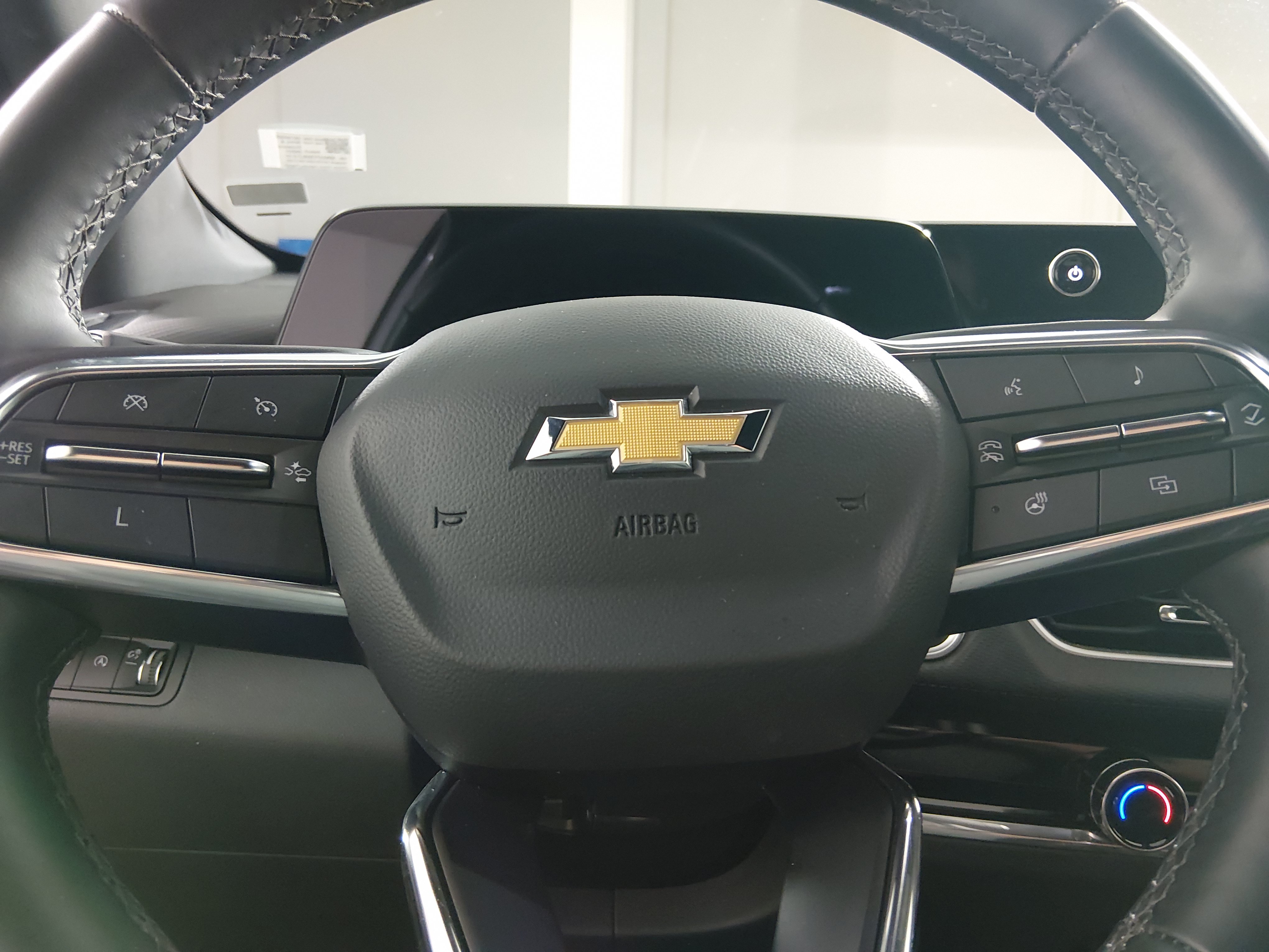 2025 Chevrolet Equinox LT - Photo 12