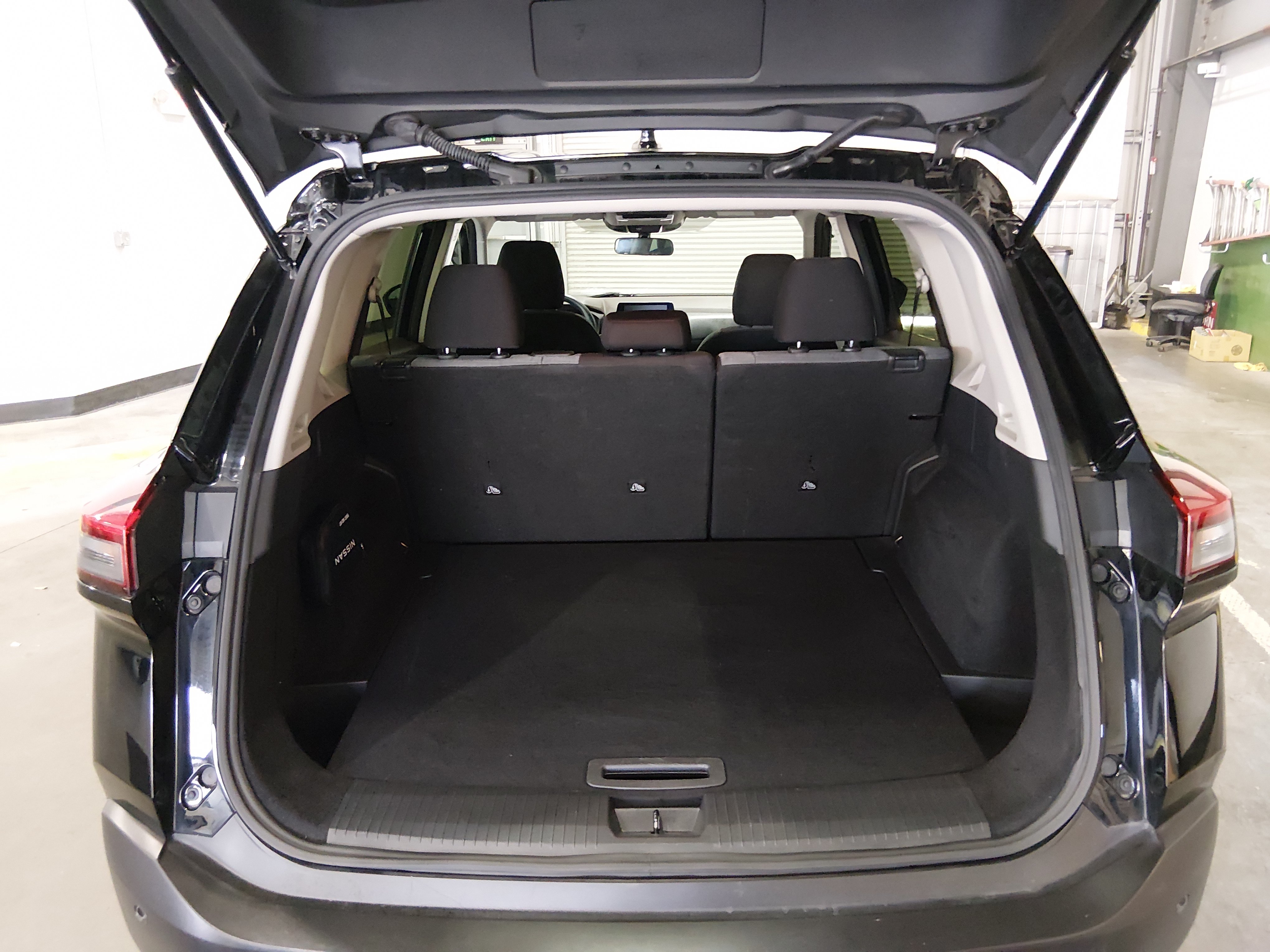 2023 Nissan Rogue SV - Photo 11