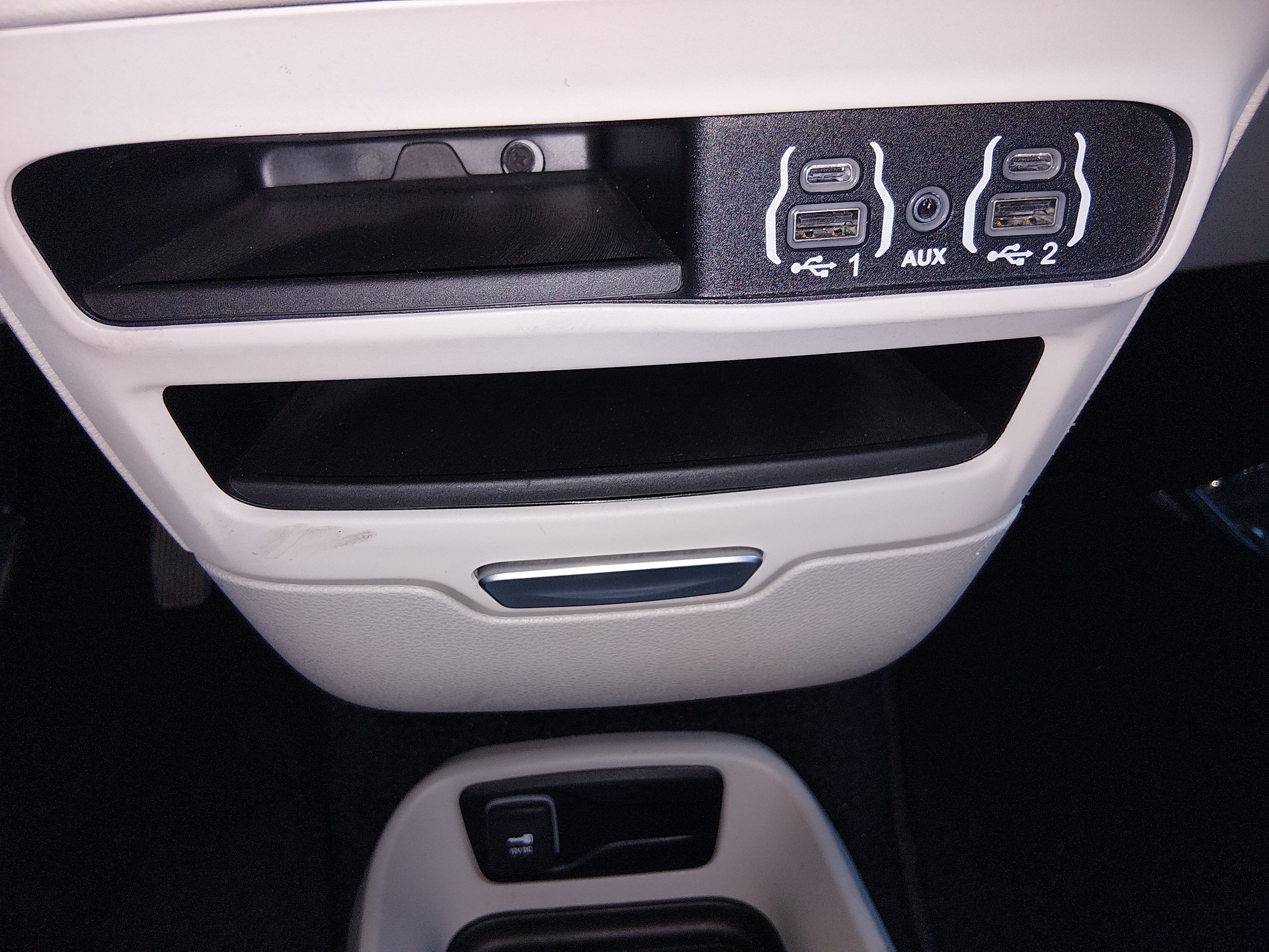 2023 Chrysler Voyager LX - Photo 21