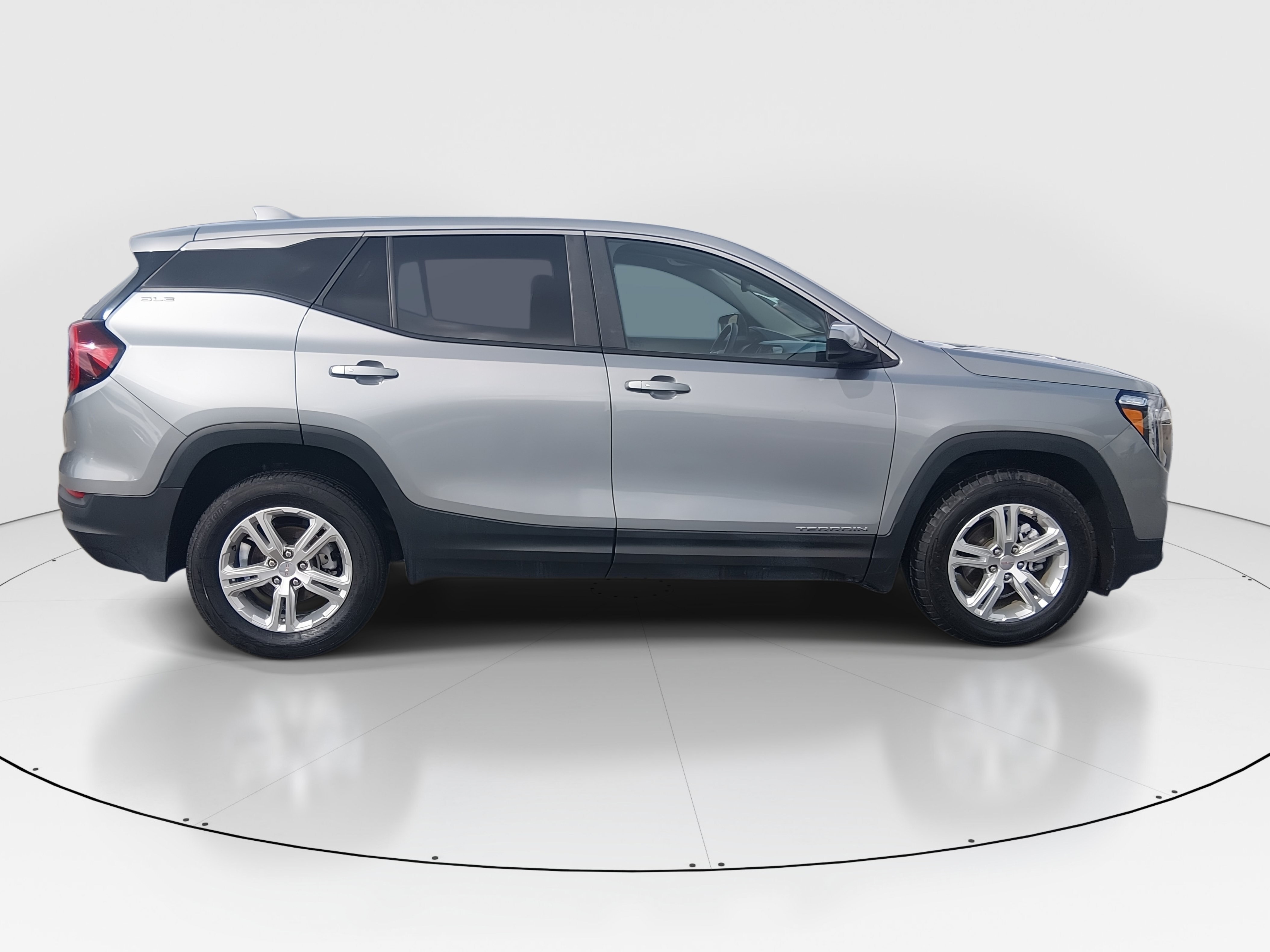 2024 GMC Terrain SLE - Photo 8