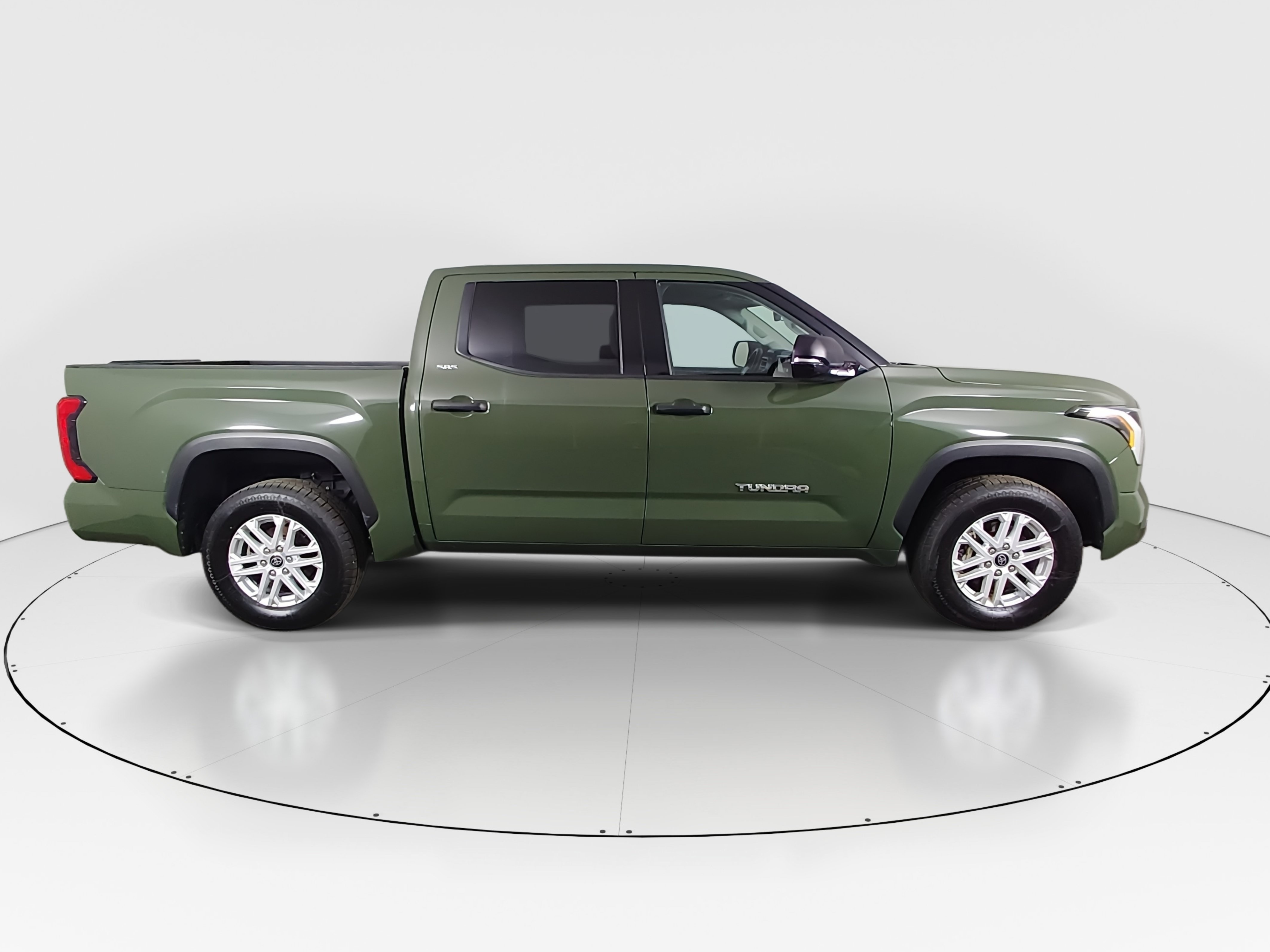 2022 Toyota Tundra SR5 - Photo 8