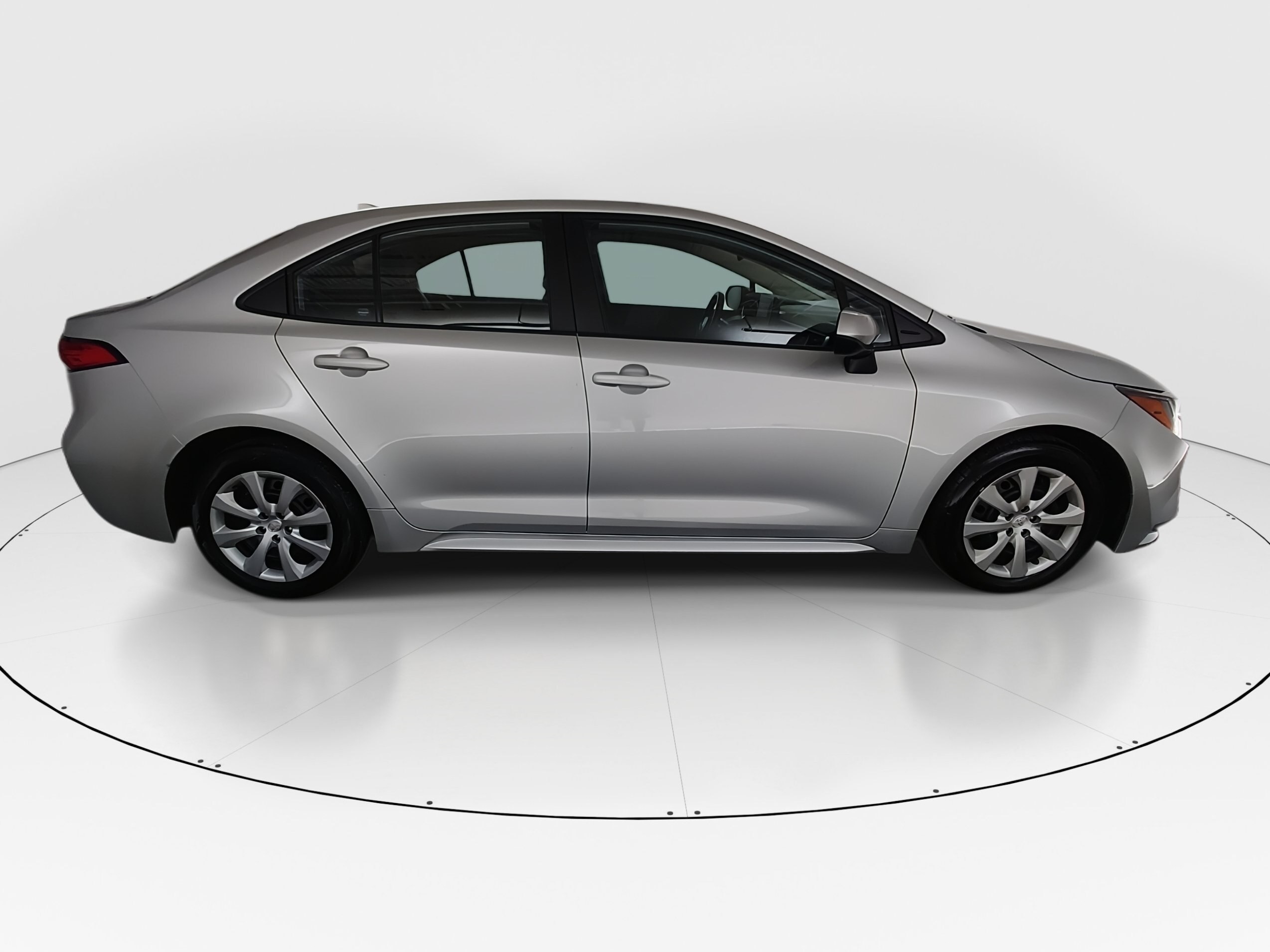 2024 Toyota Corolla LE - Photo 8