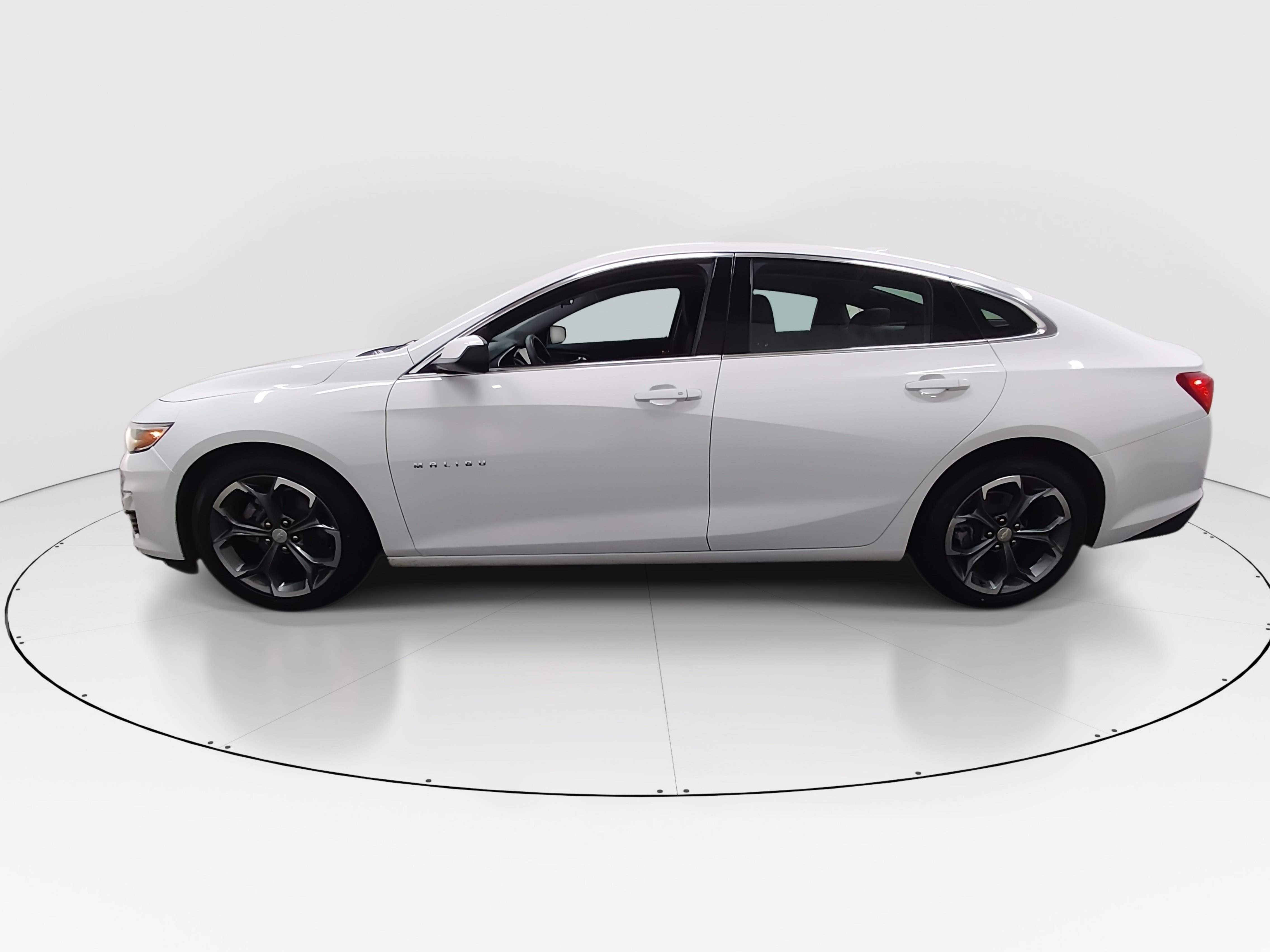 2024 Chevrolet Malibu 1LT - Photo 4