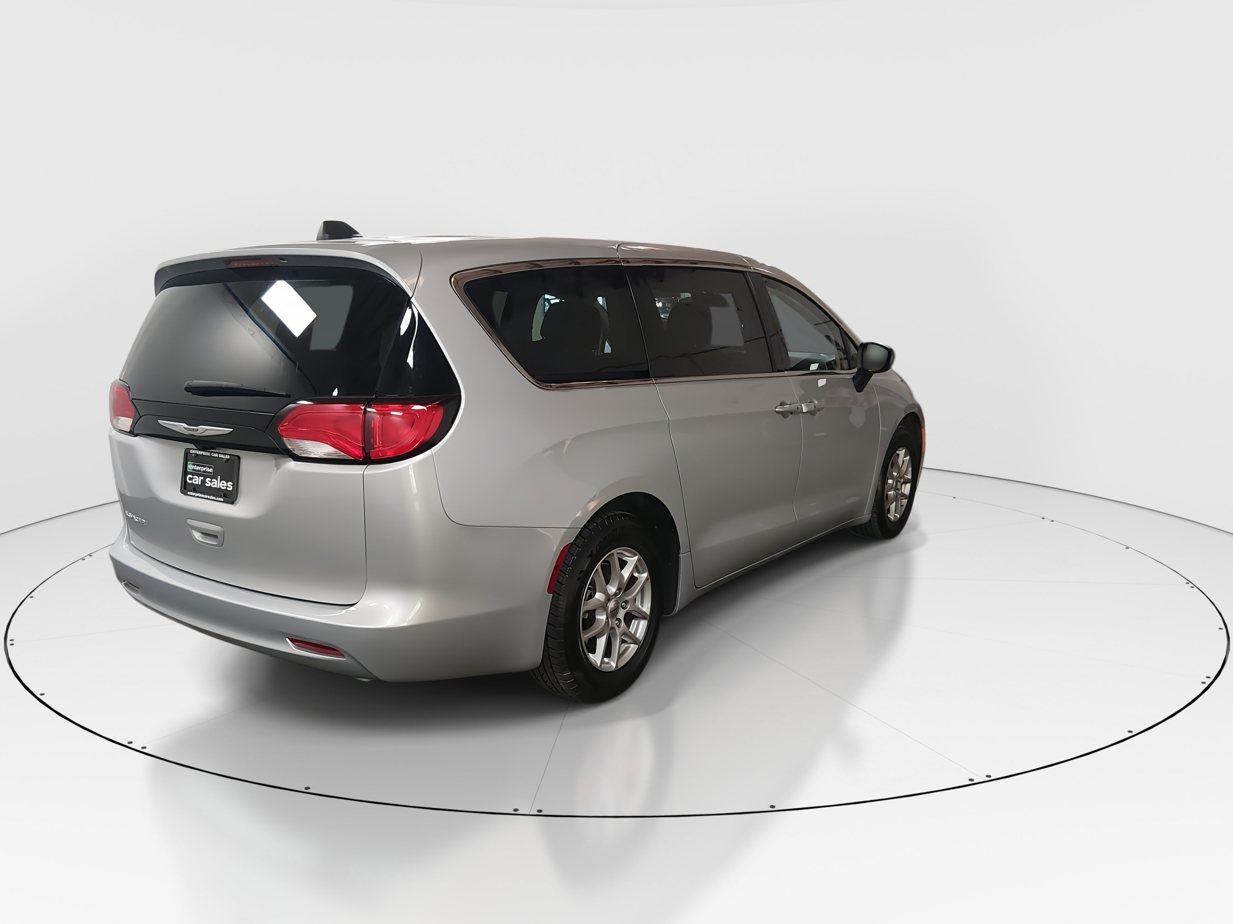 2024 Chrysler Voyager LX - Photo 7