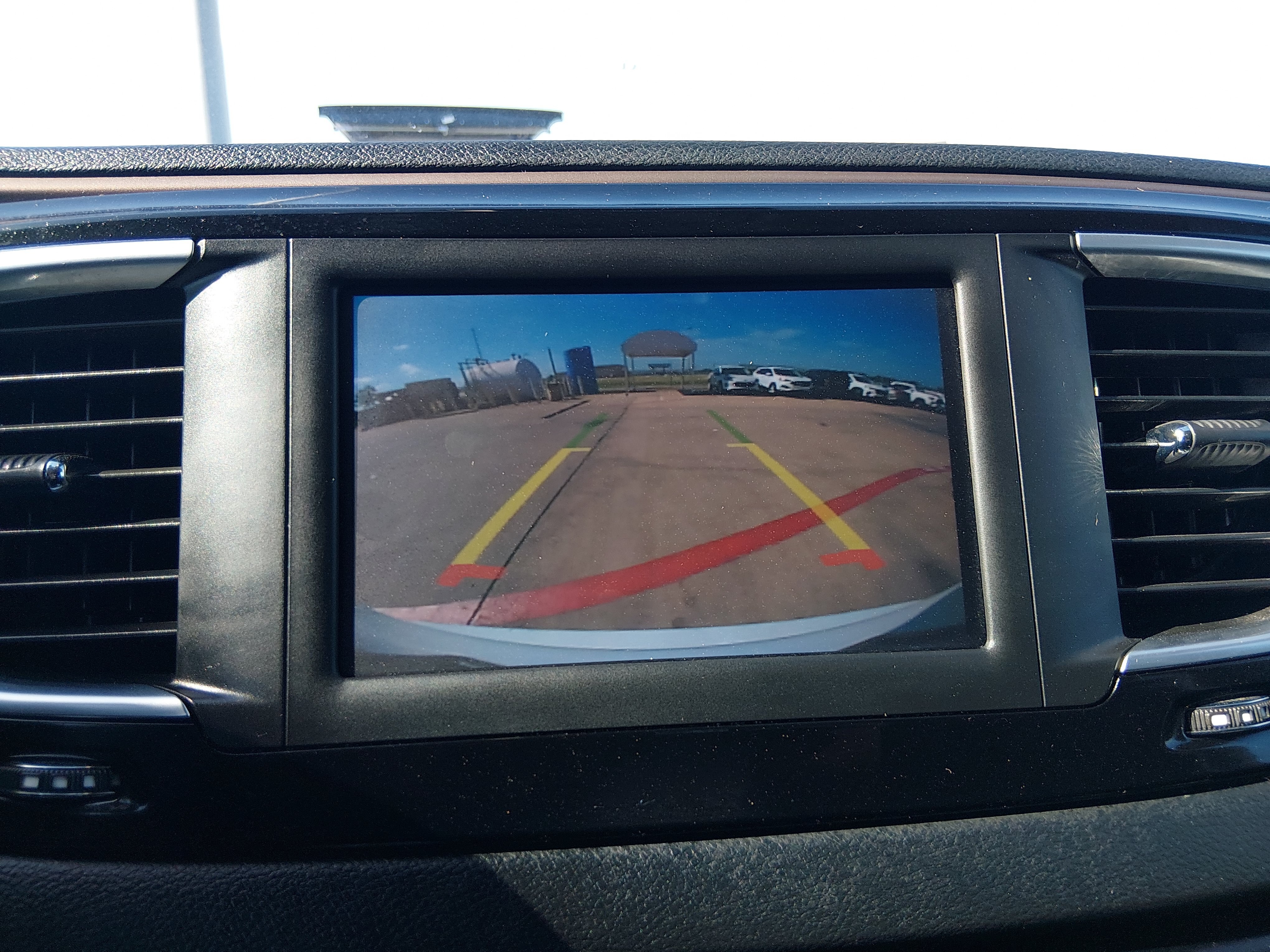 2023 Chrysler Voyager LX - Photo 16