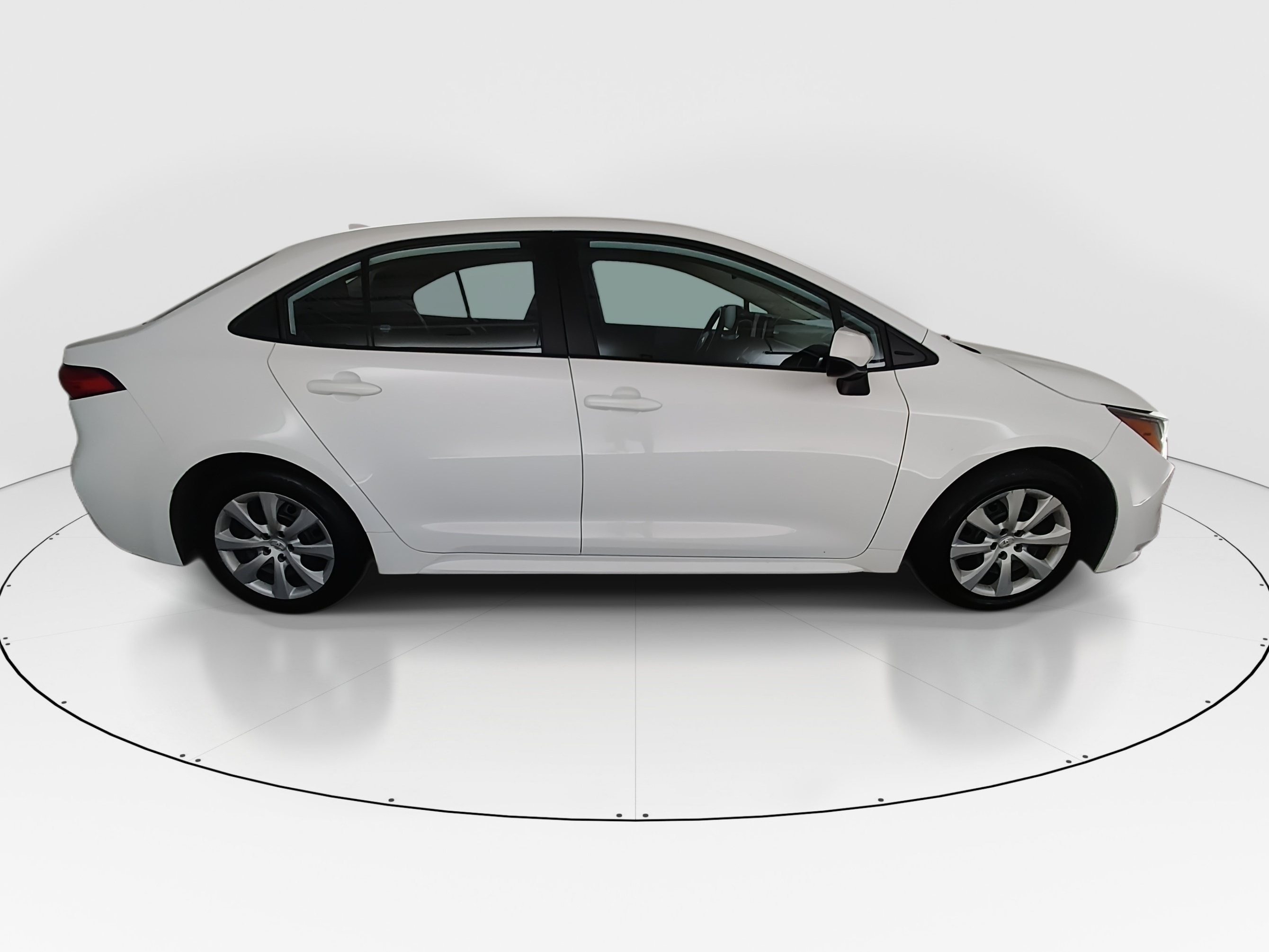 2024 Toyota Corolla LE - Photo 8