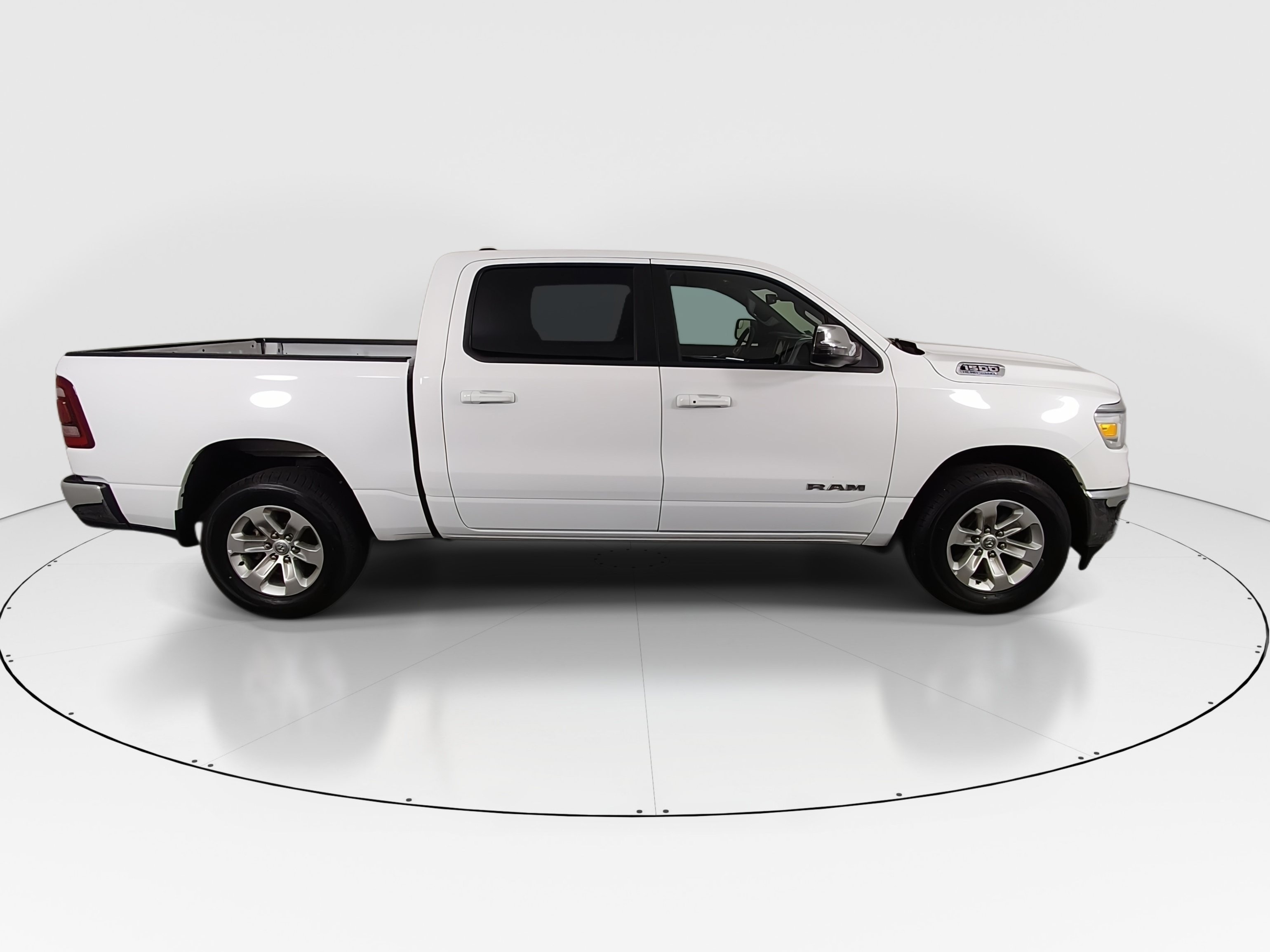 2024 RAM Ram 1500 Pickup Laramie - Photo 8