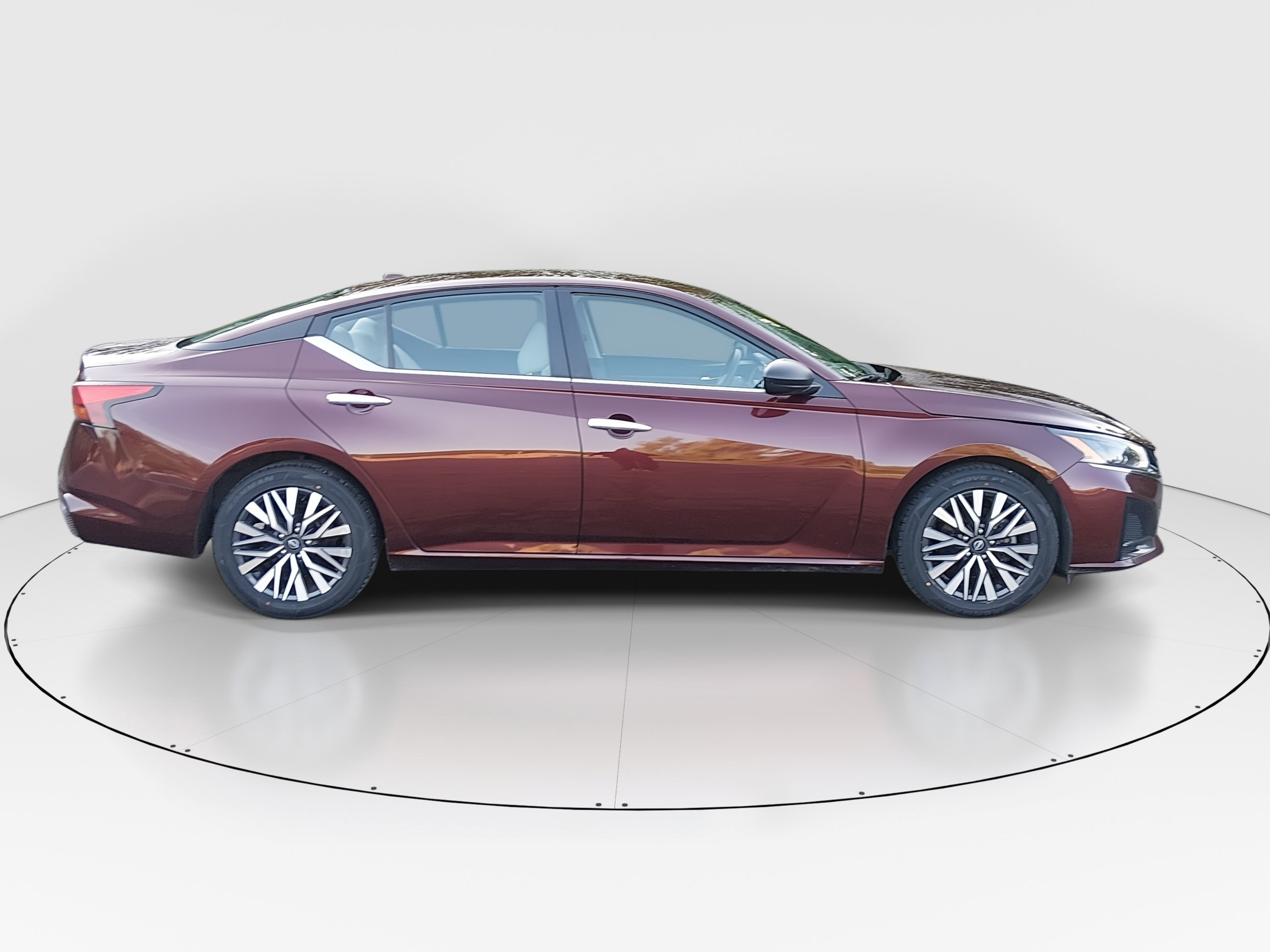 2025 Nissan Altima SV - Photo 8