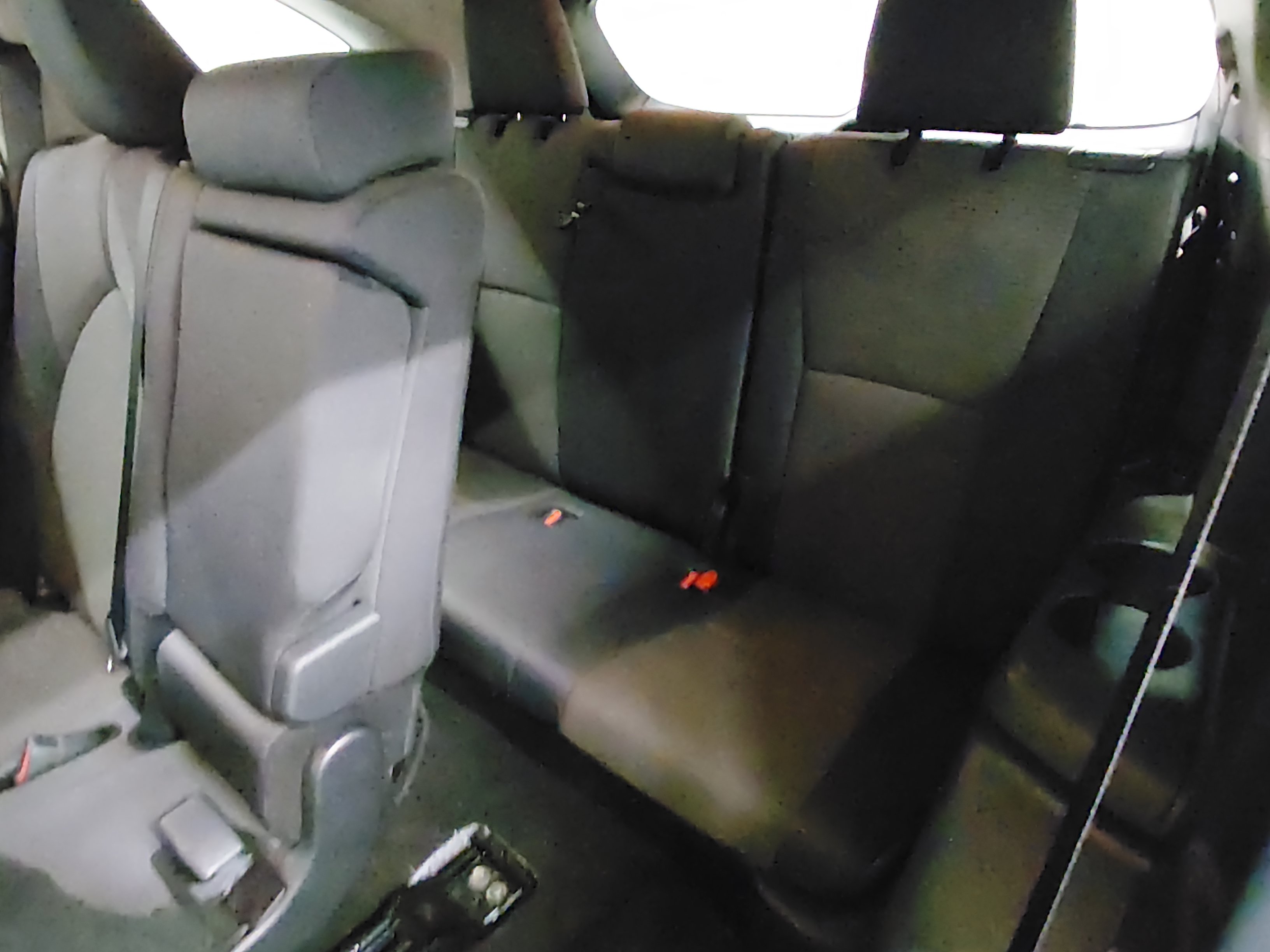 2025 Toyota Highlander LE - Photo 17