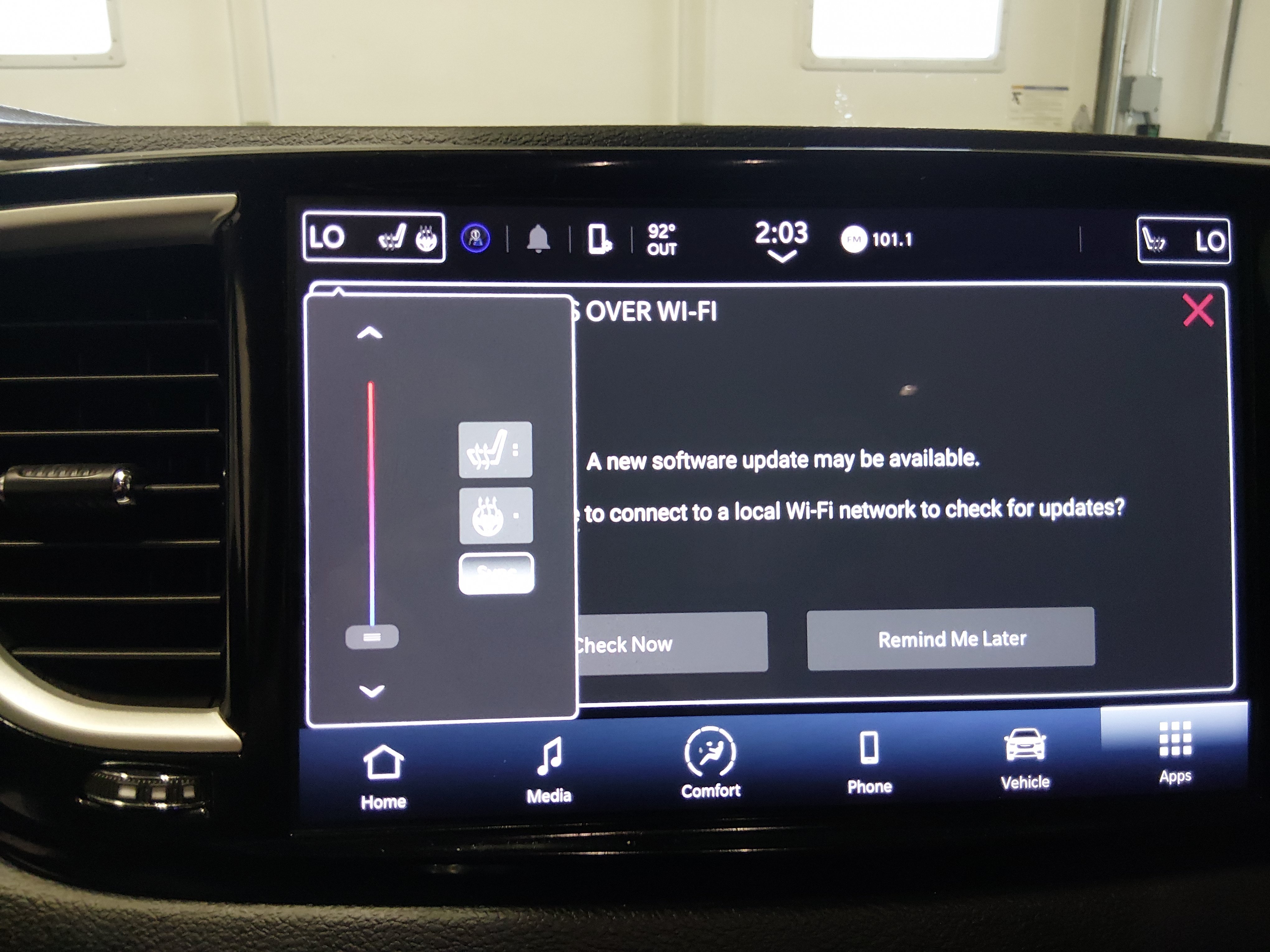 2024 Chrysler Pacifica Touring L - Photo 18