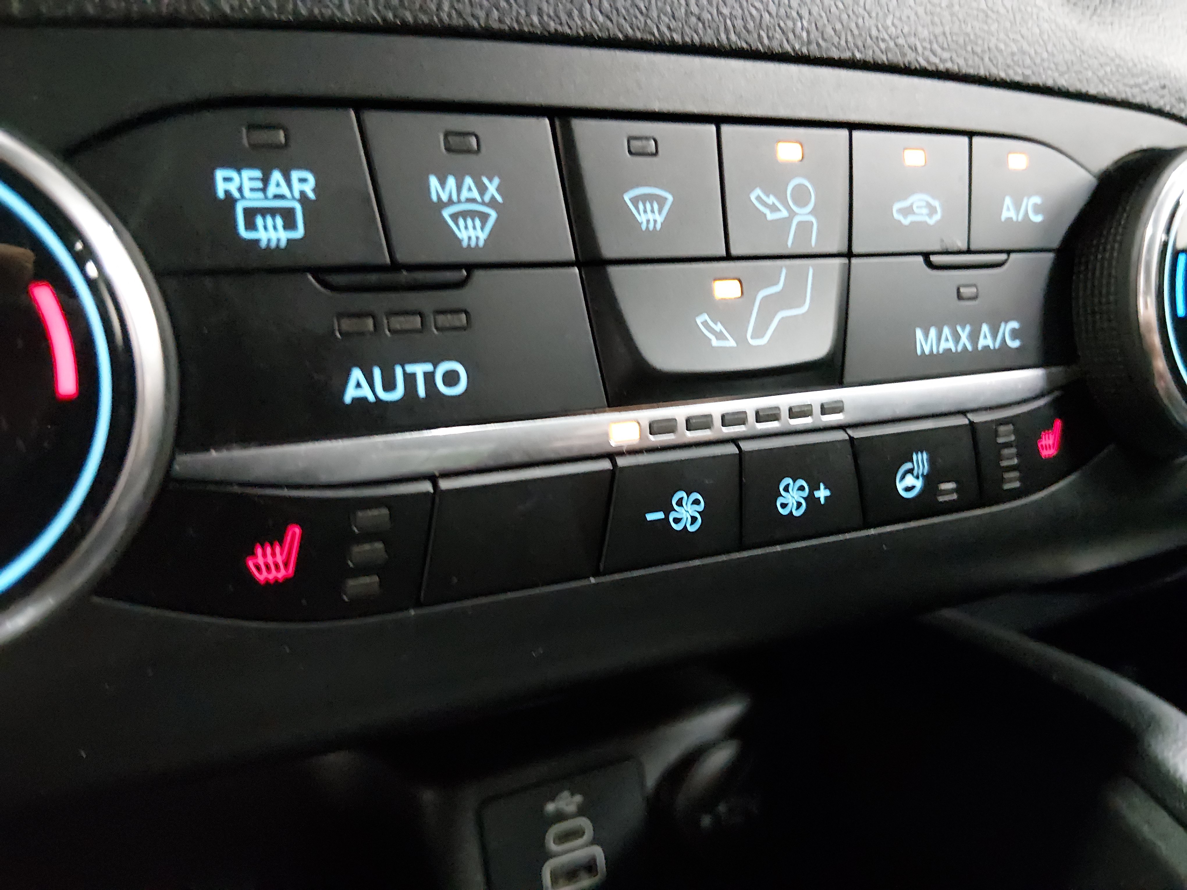 2025 Ford Escape ST-Line Select - Photo 17