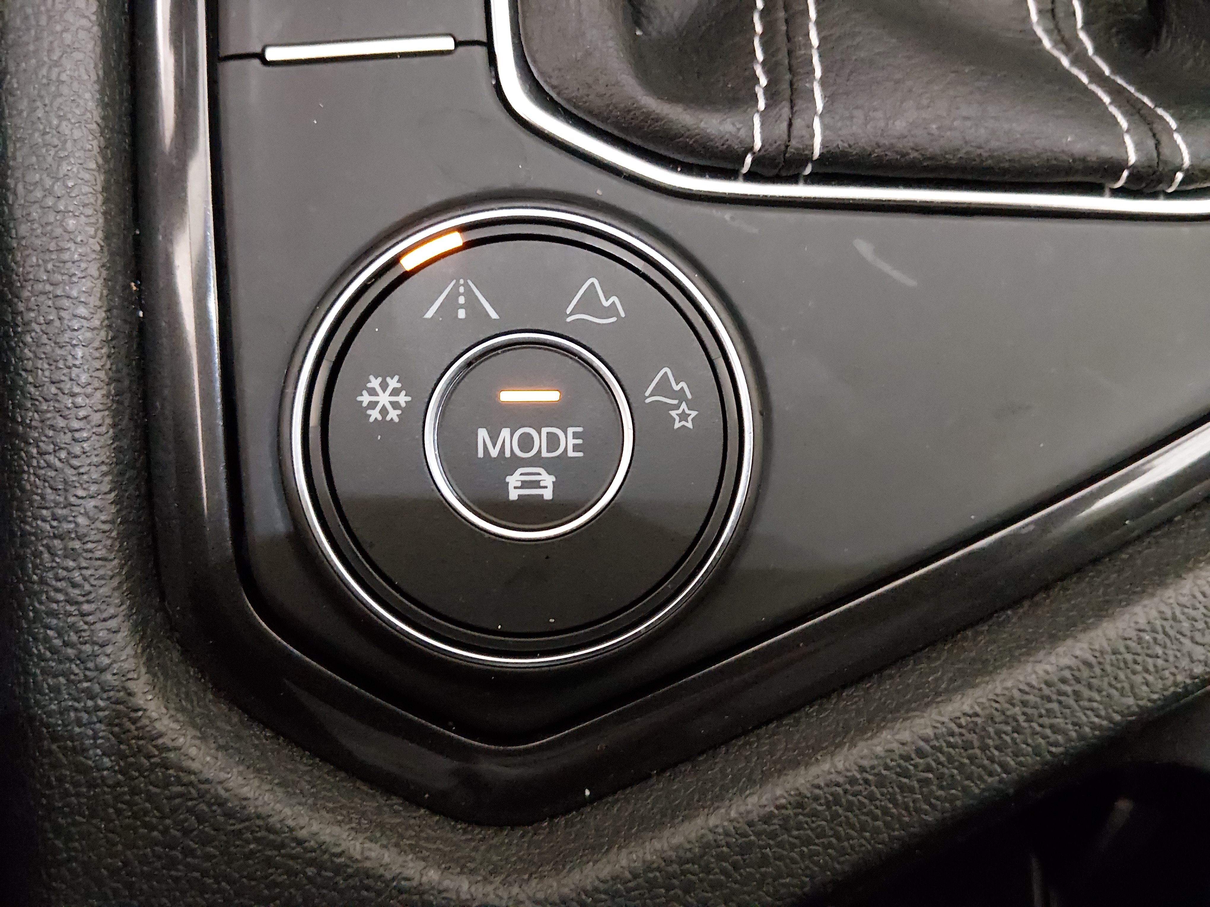 2022 Volkswagen Tiguan SE - Photo 18