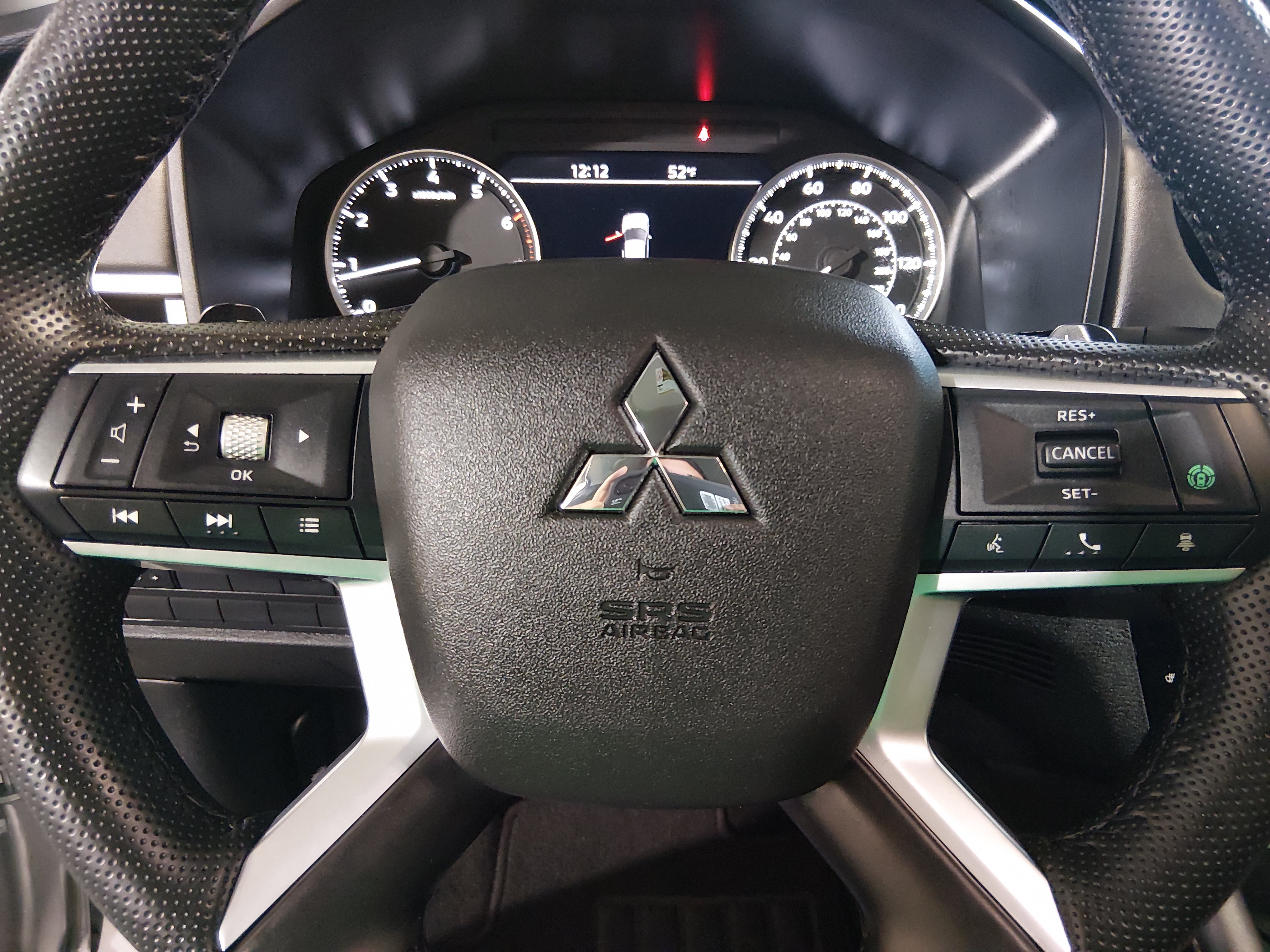 2025 Mitsubishi Outlander SE - Photo 12