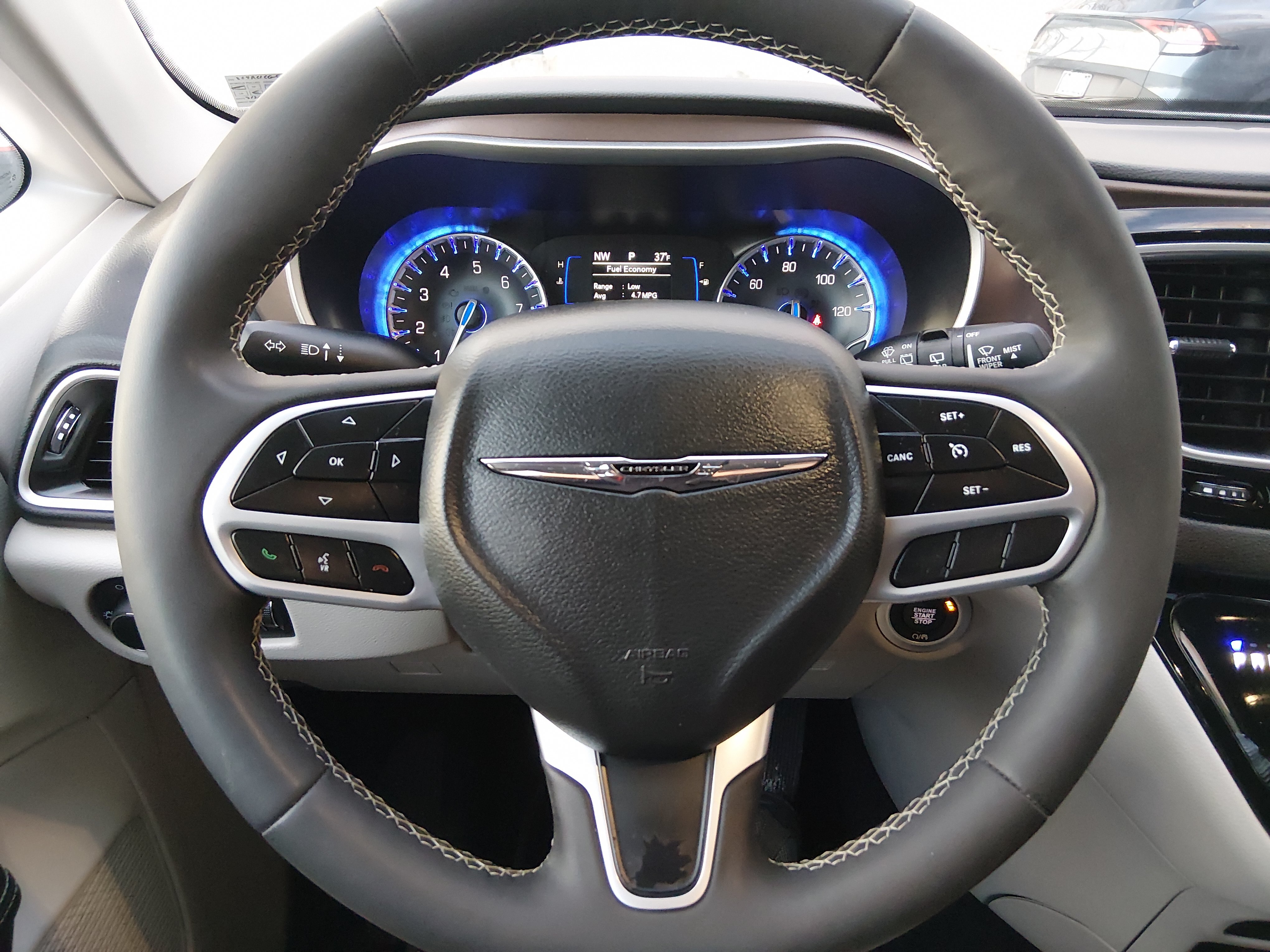 2024 Chrysler Voyager LX - Photo 12