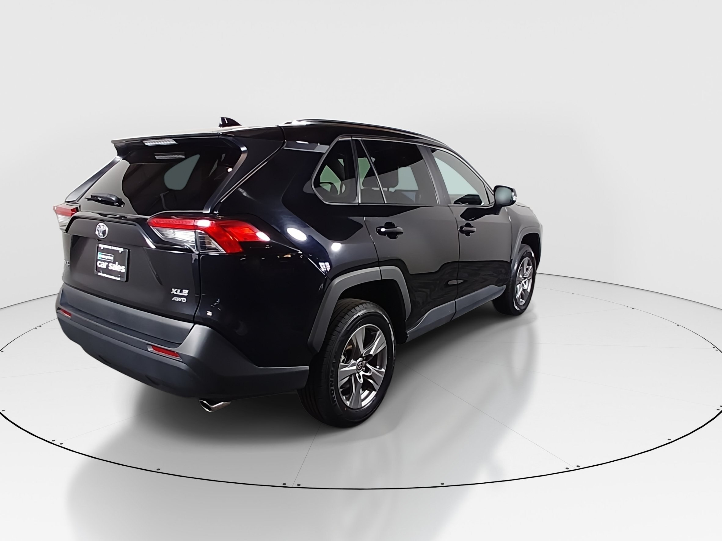 2024 Toyota RAV4 XLE - Photo 7