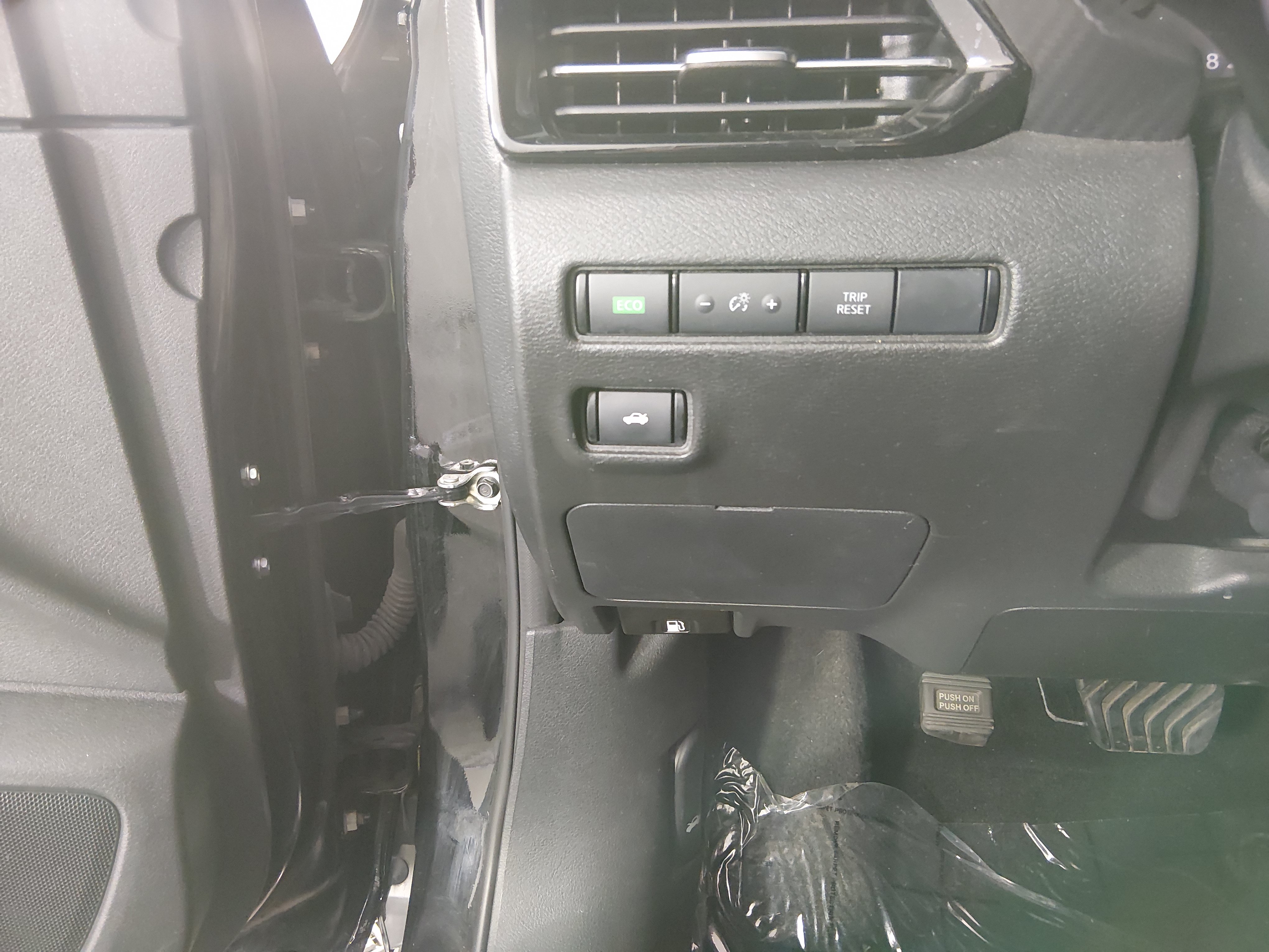 2025 Nissan Sentra SR - Photo 13