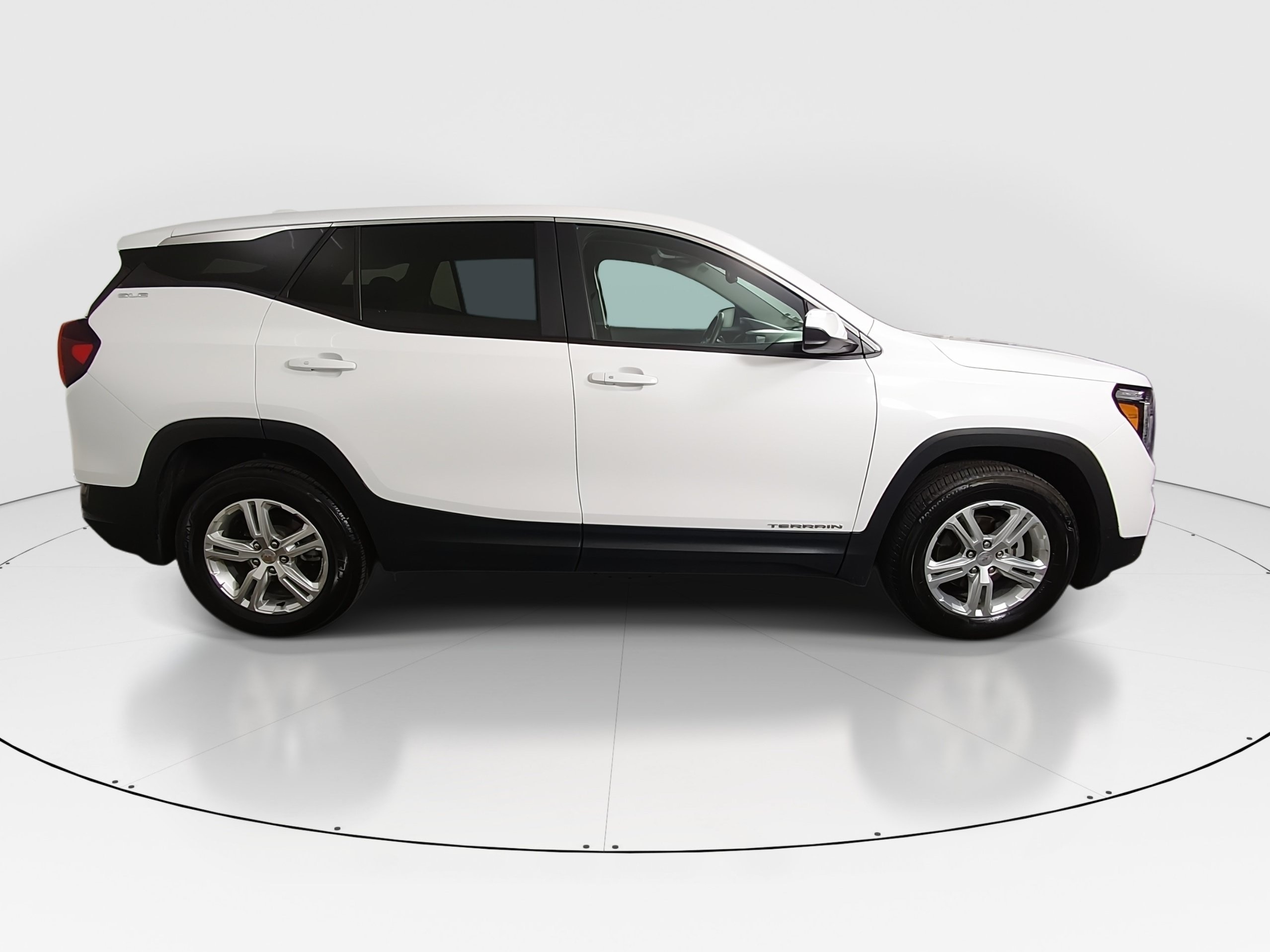 2024 GMC Terrain SLE - Photo 8