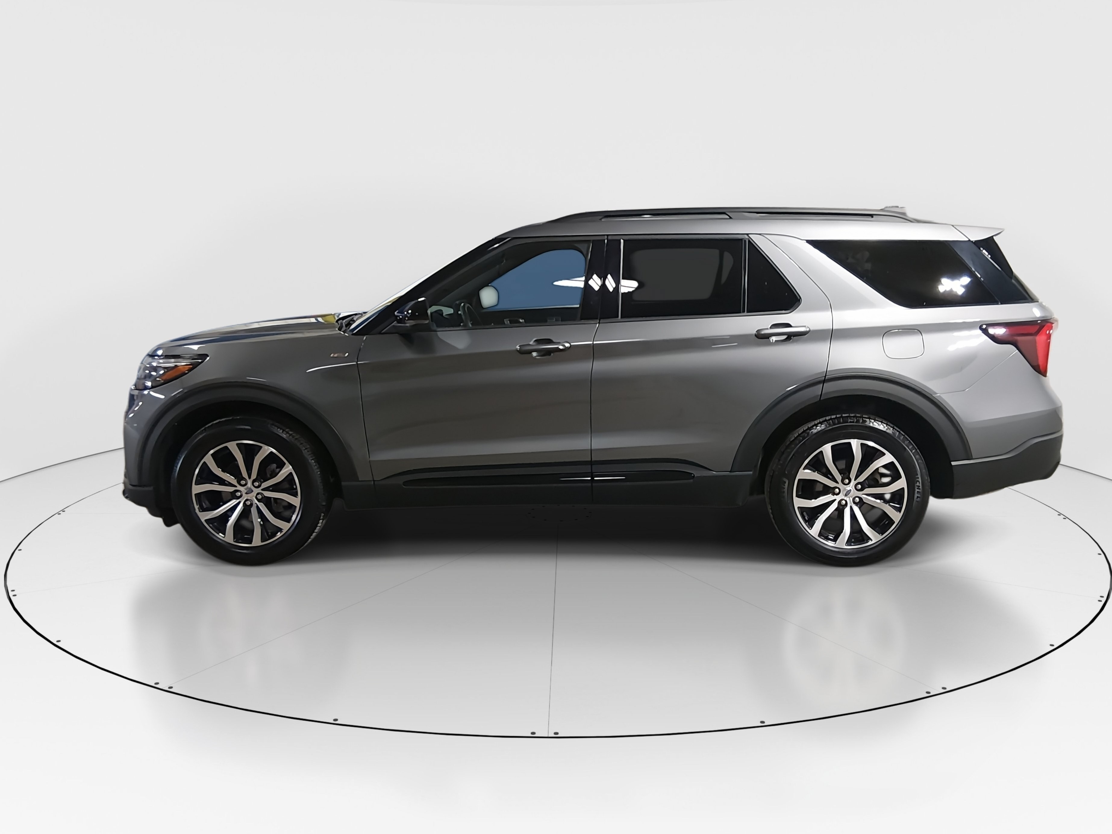 2025 Ford Explorer ST-LINE - Photo 4