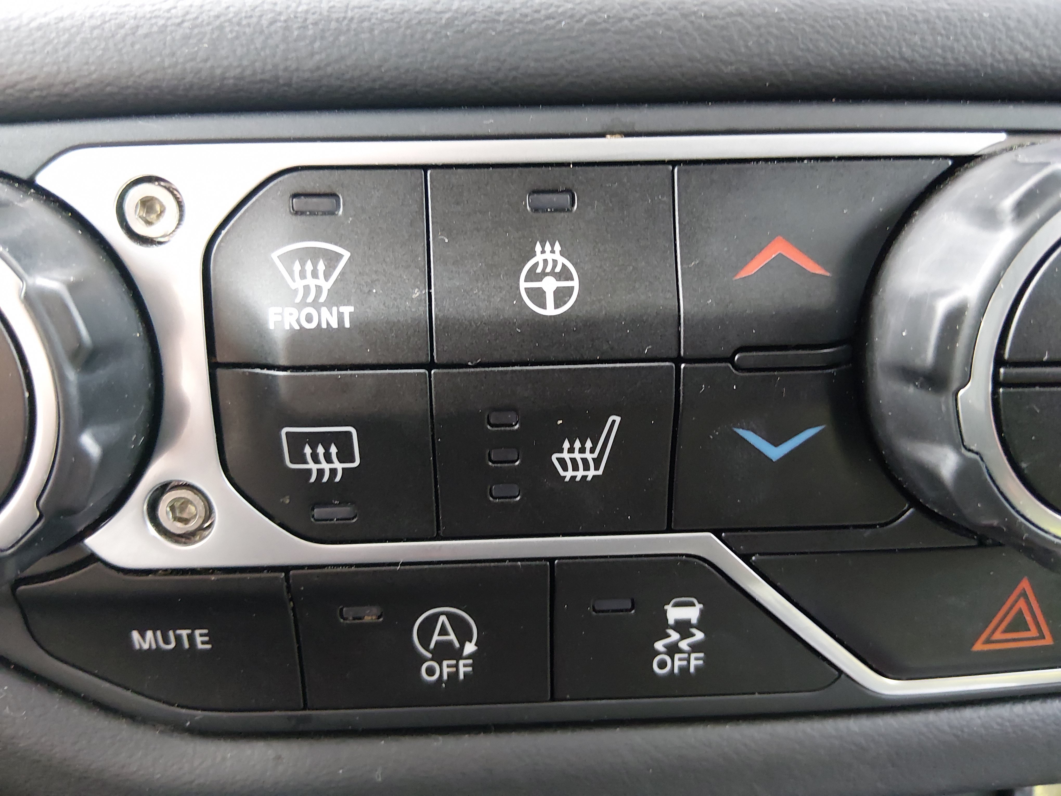 2025 Jeep Wrangler 4-Door Sahara - Photo 17