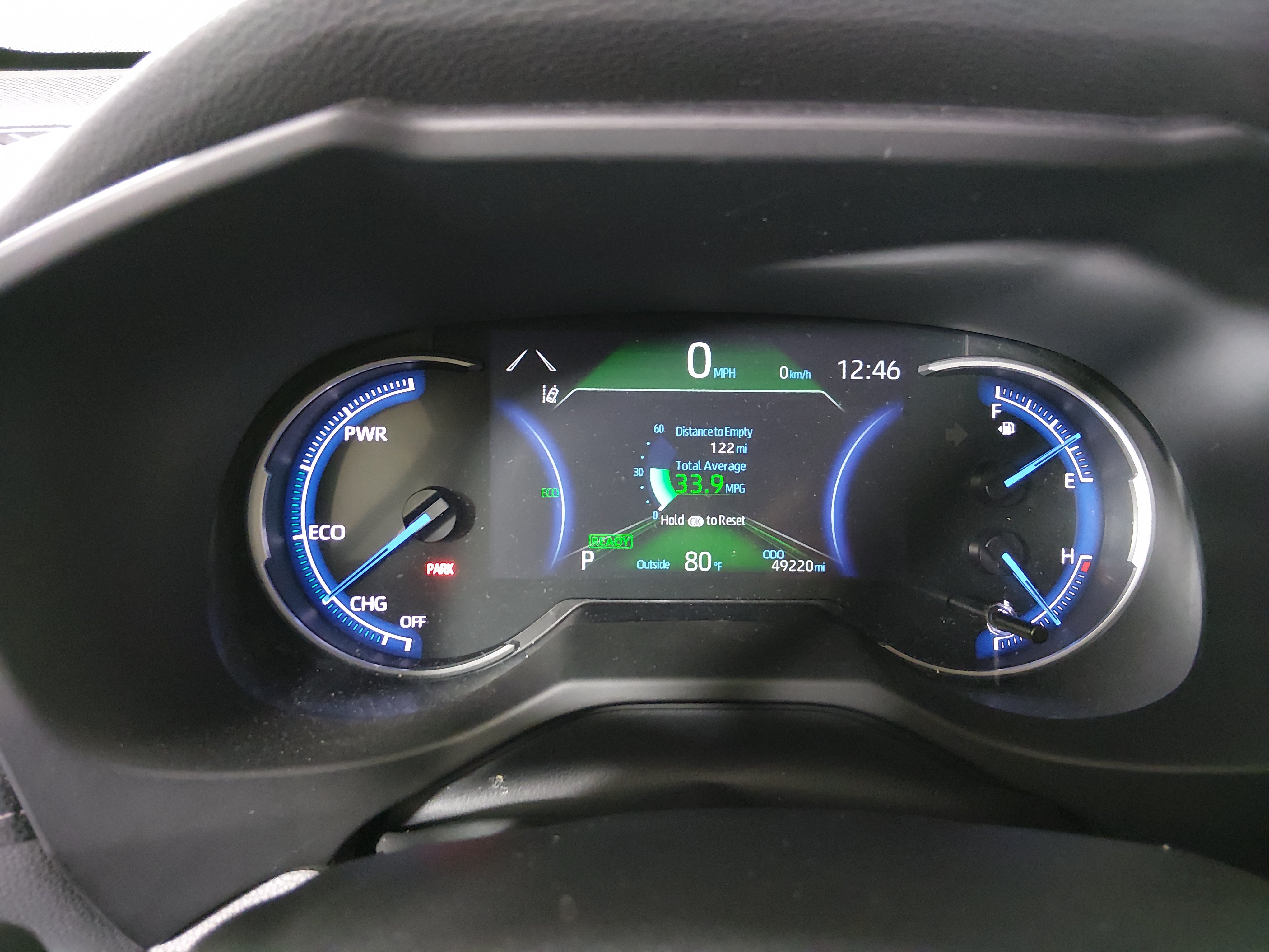 2025 Toyota RAV4 LE - Photo 14