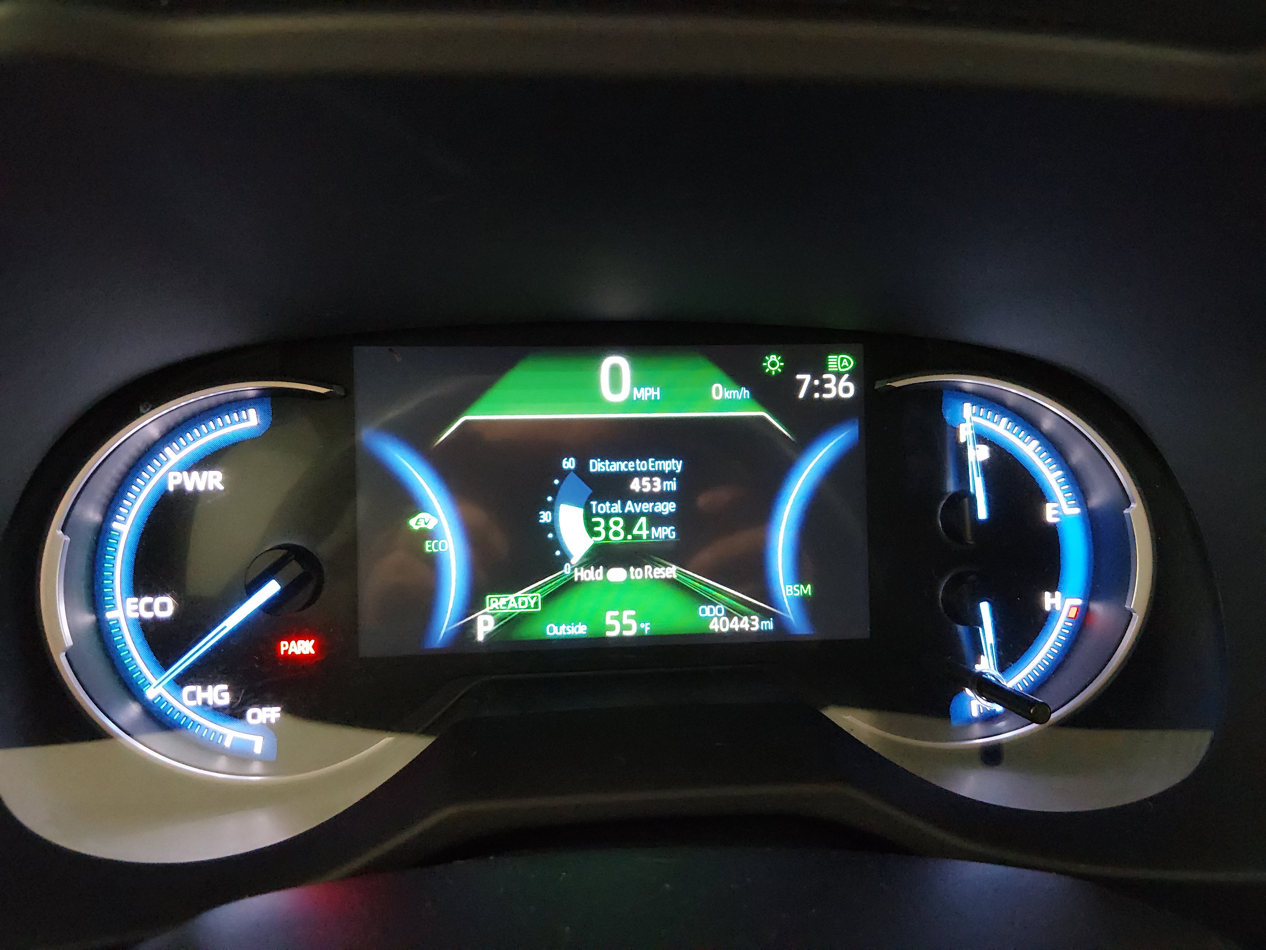 2025 Toyota RAV4 XLE - Photo 14