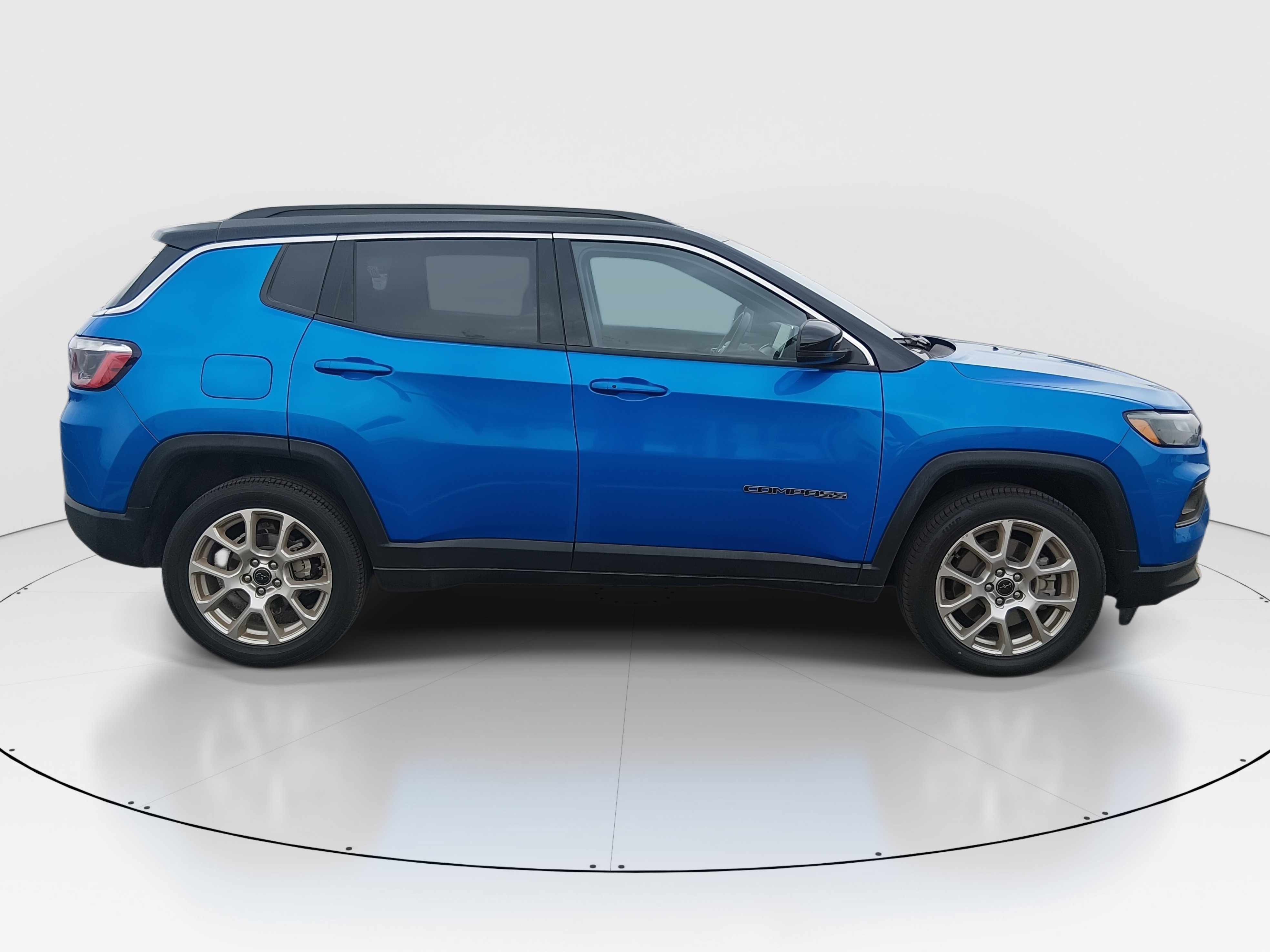 2025 Jeep Compass Limited - Photo 8