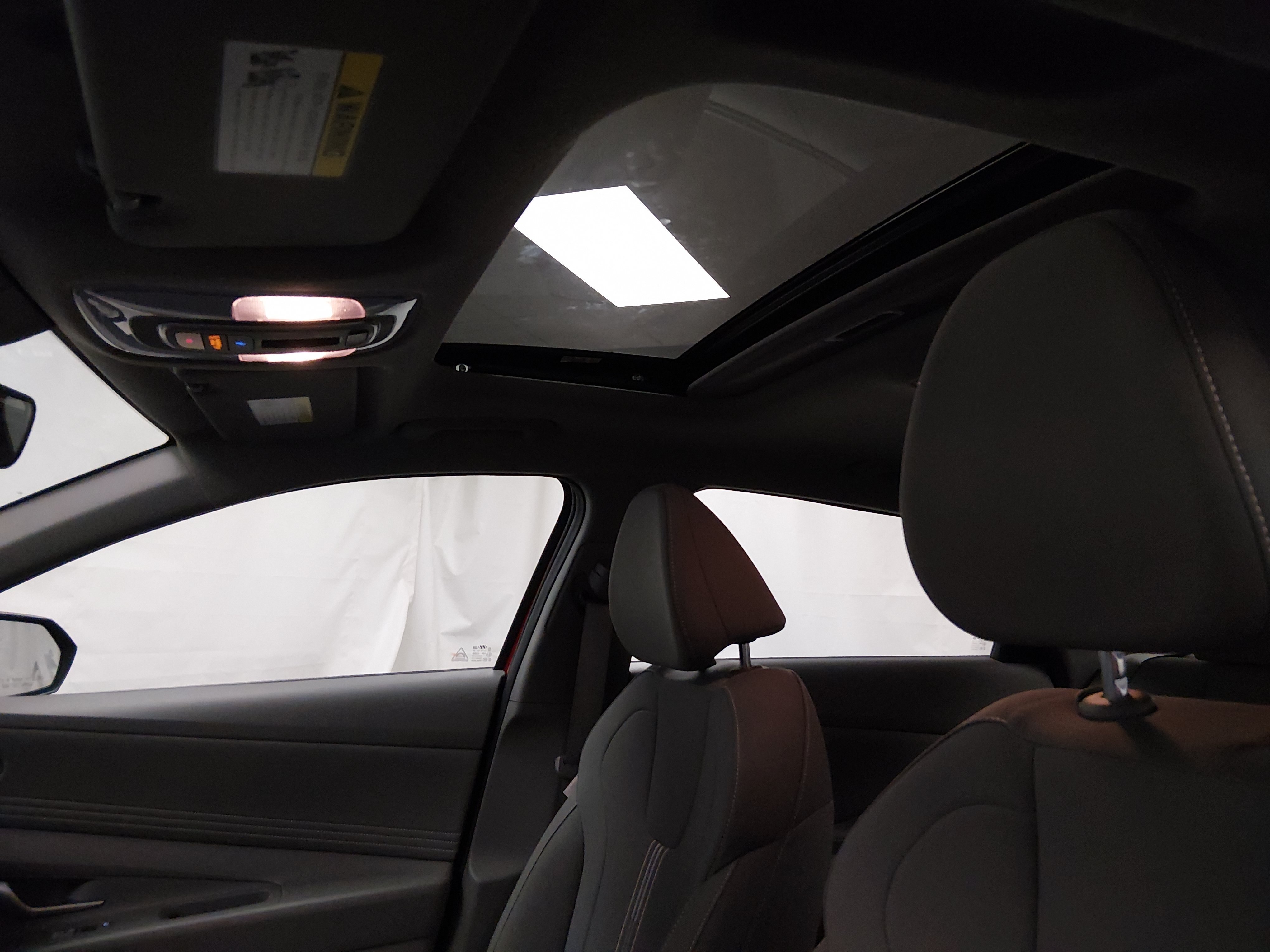 2025 Hyundai Elantra SEL - Photo 18