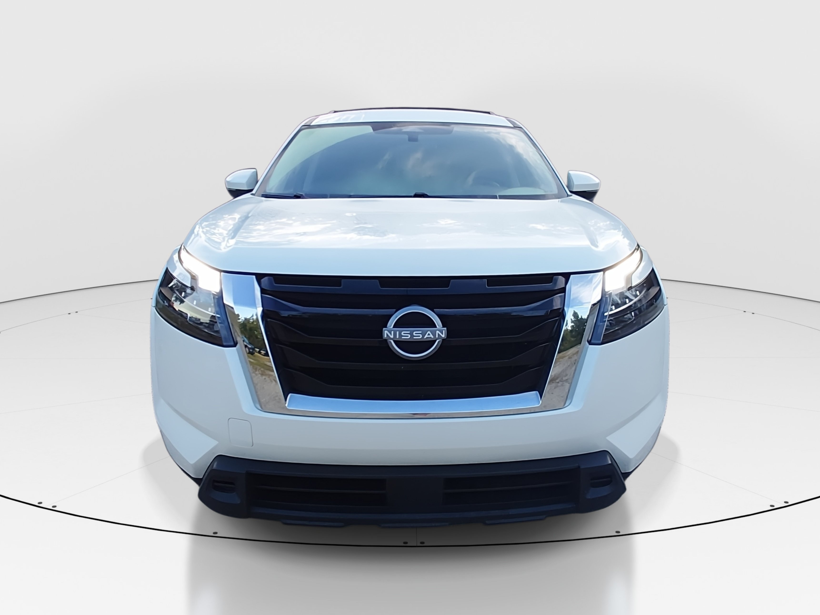 2024 Nissan Pathfinder SV - Photo 2