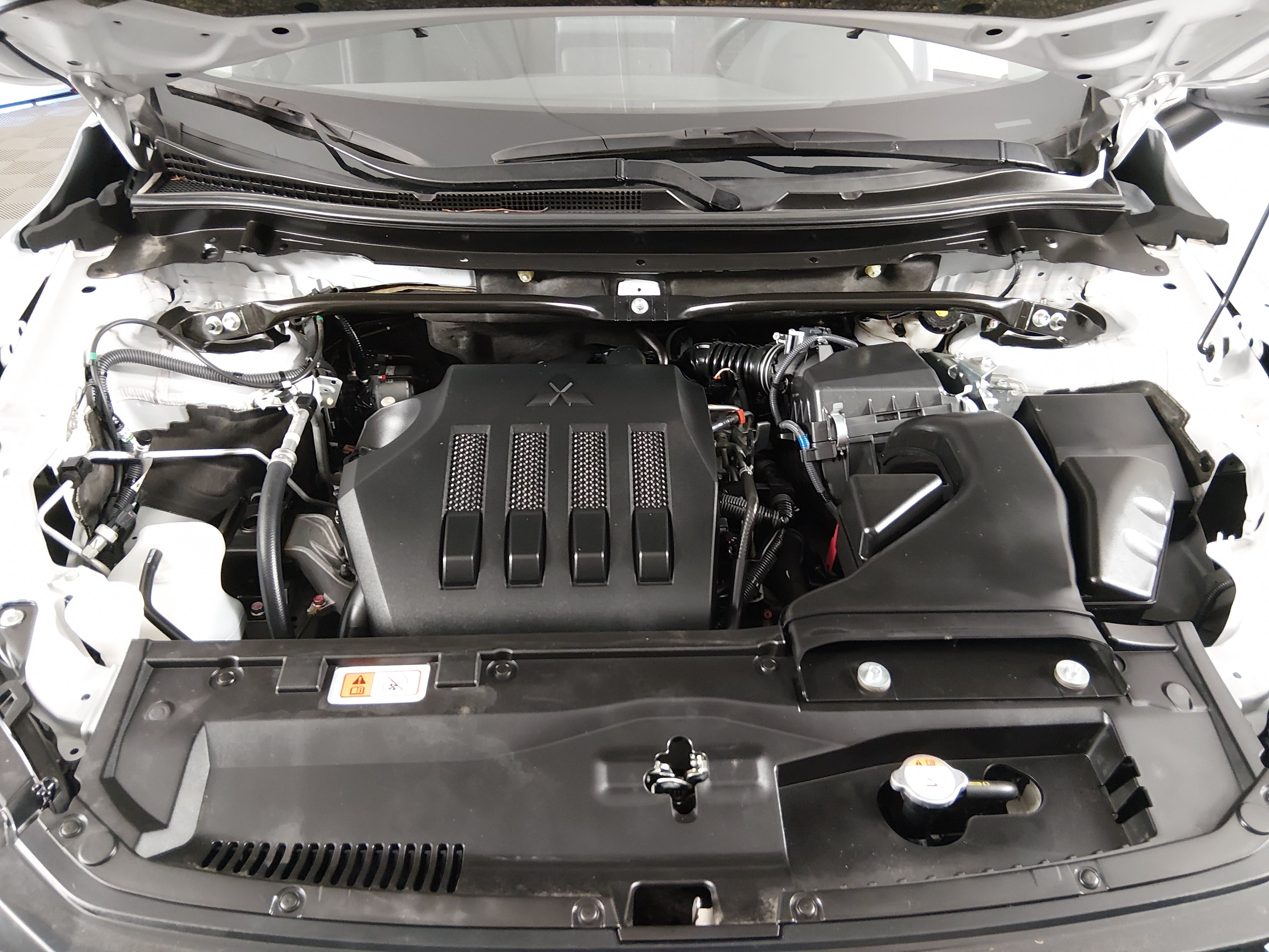 2024 Mitsubishi Eclipse Cross LE - Photo 9