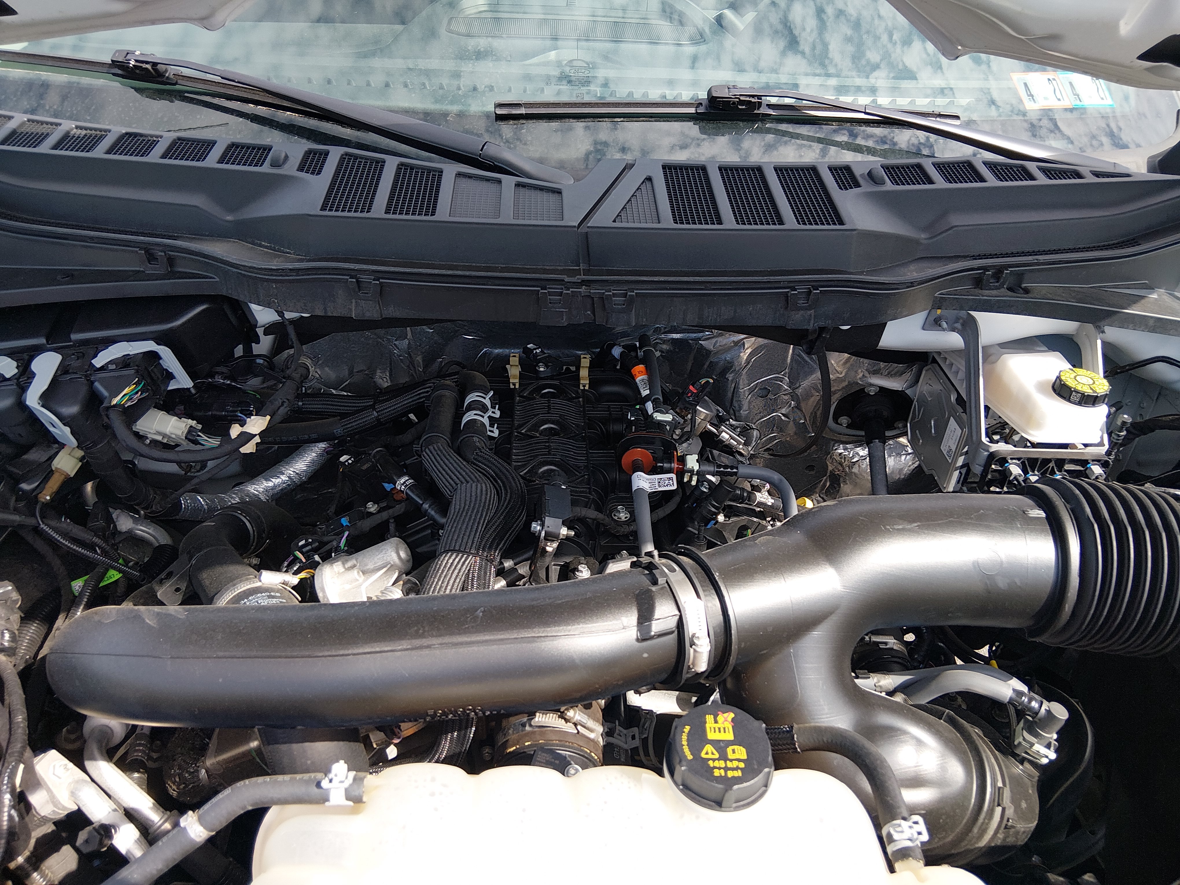 2025 Ford F-150 XLT - Photo 9