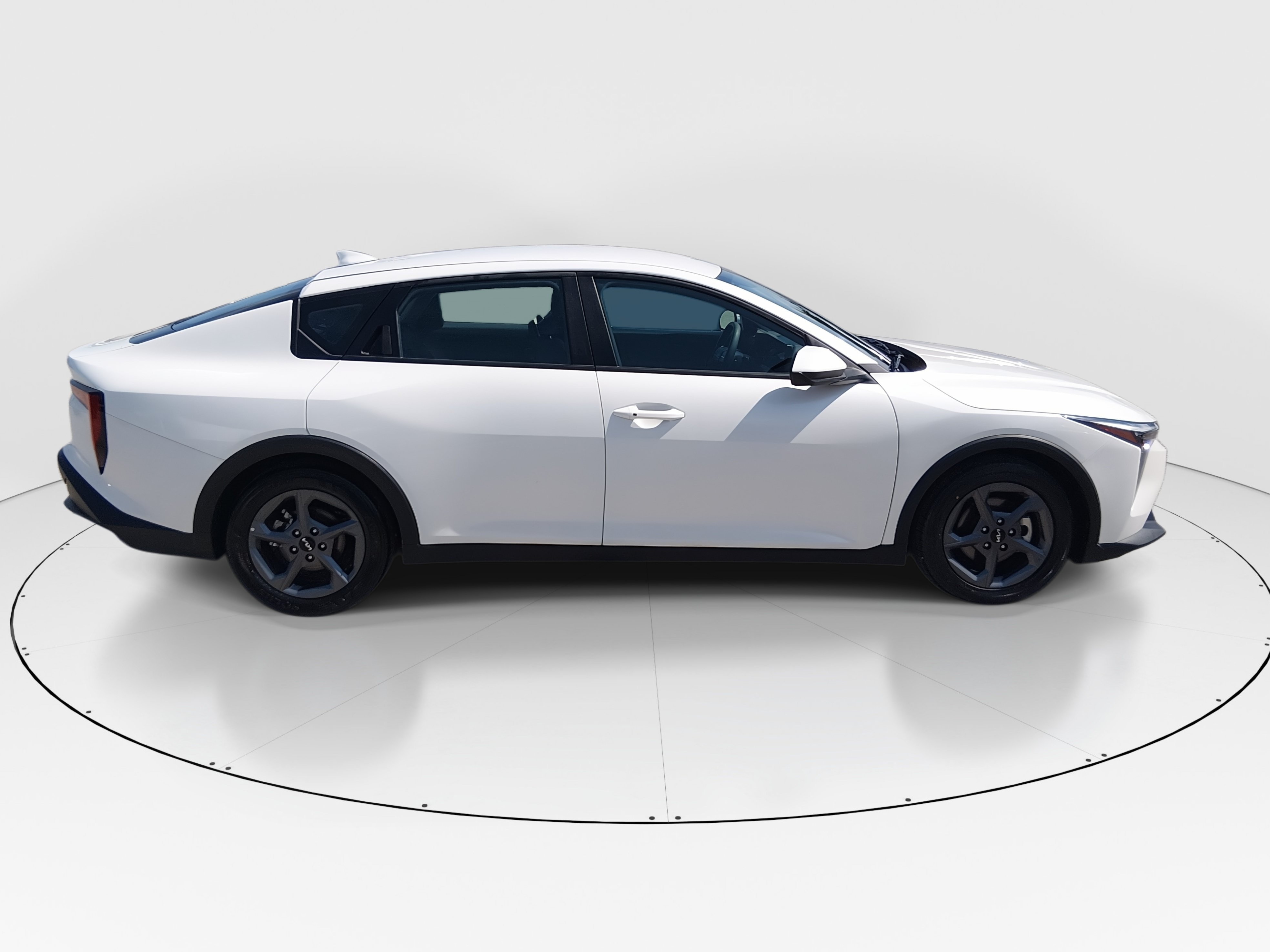 2025 Kia K4 LXS - Photo 8