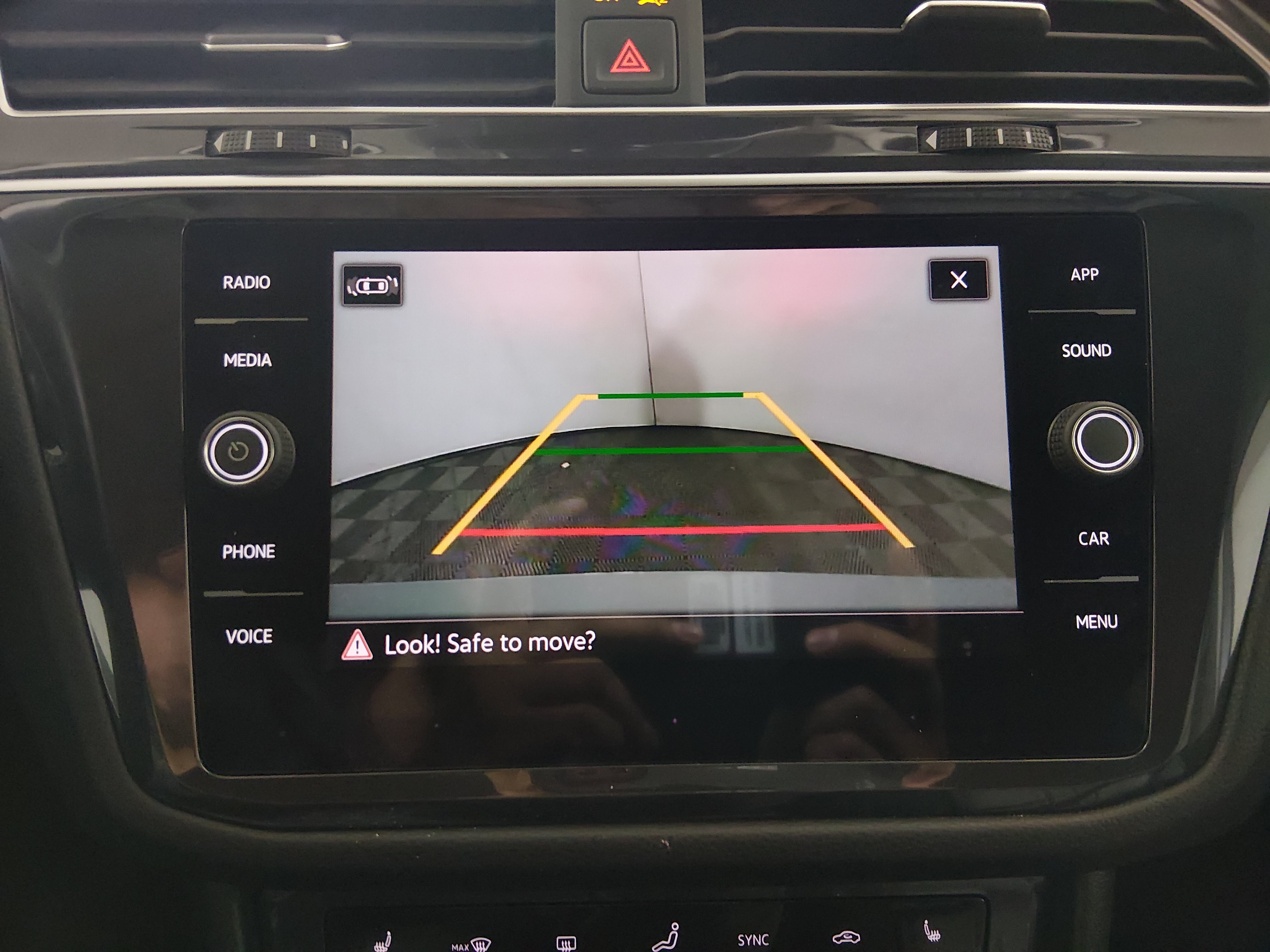 2024 Volkswagen Tiguan SE - Photo 17
