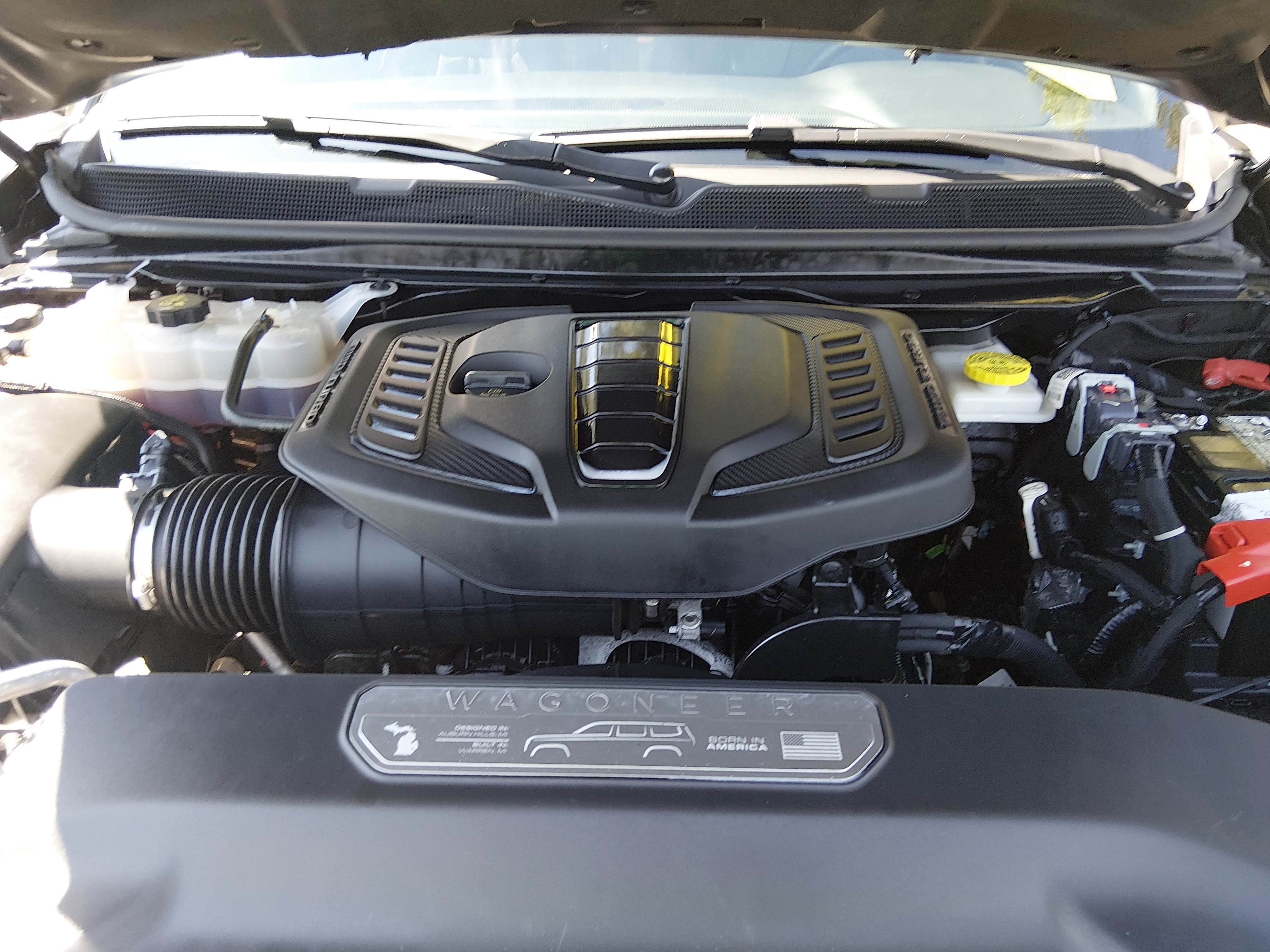 2023 Jeep Wagoneer L Series II - Photo 9