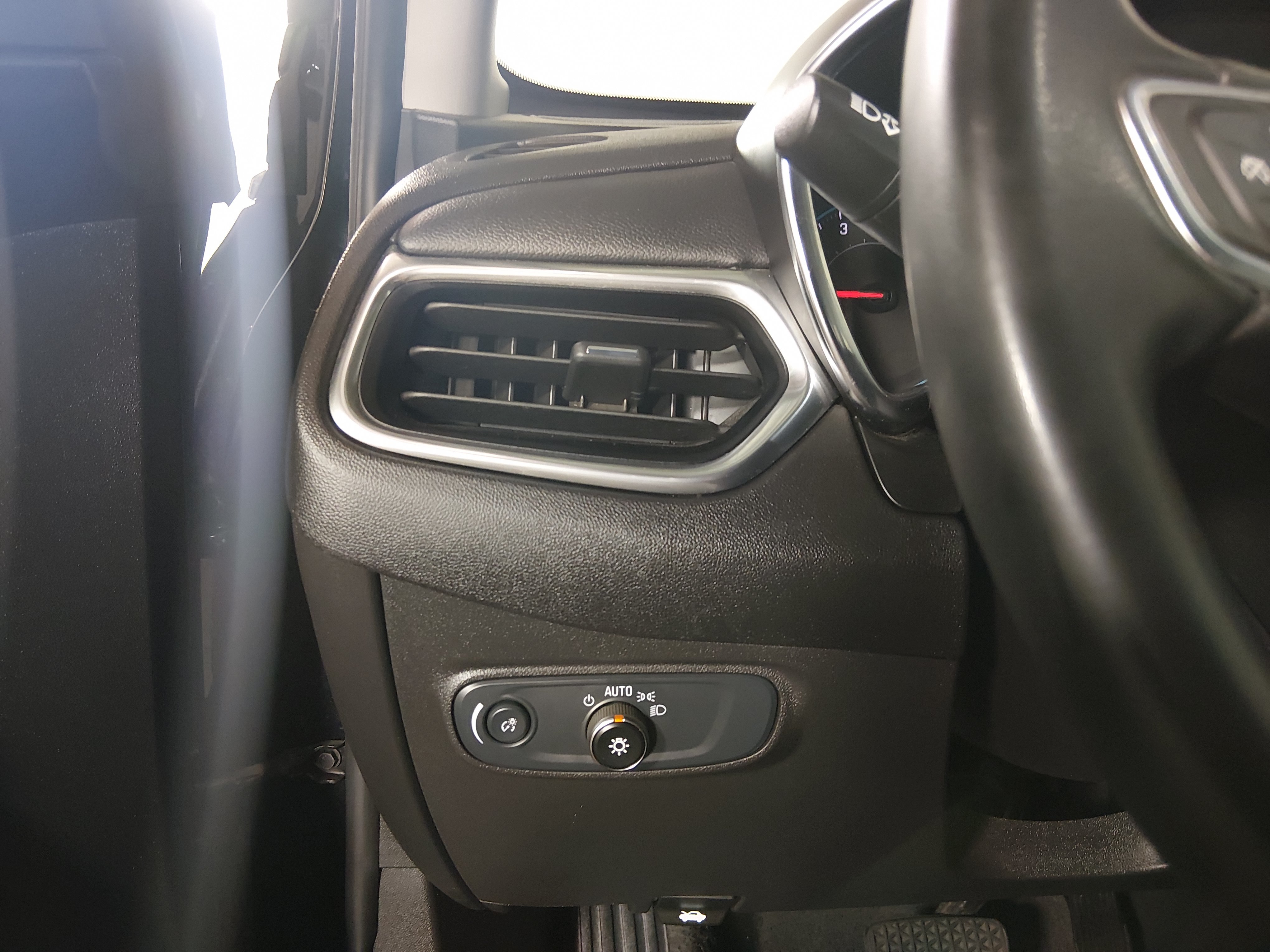 2024 Chevrolet Equinox LT - Photo 13