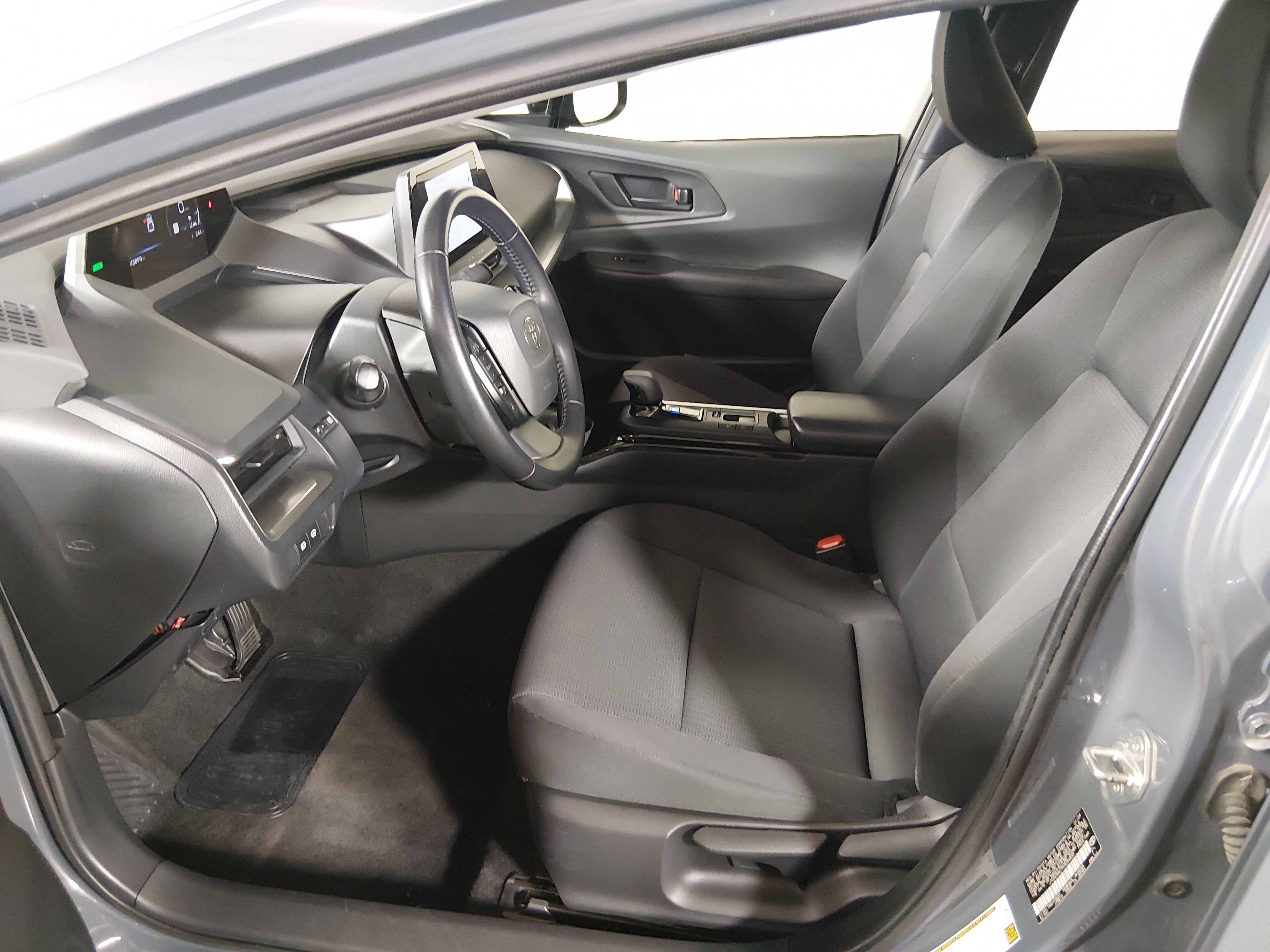 2024 Toyota Prius LE - Photo 20