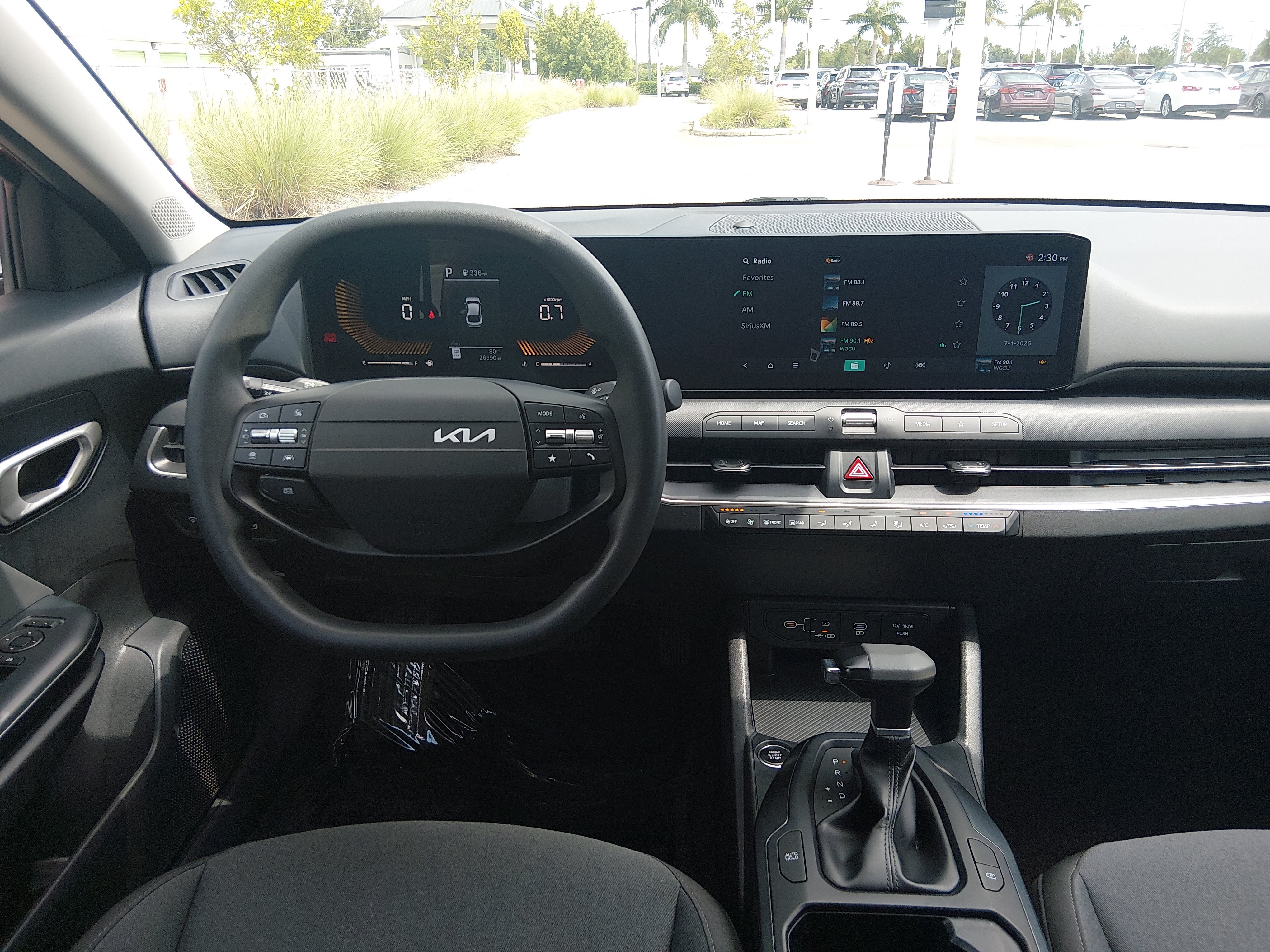 2025 Kia K4 LXS - Photo 12