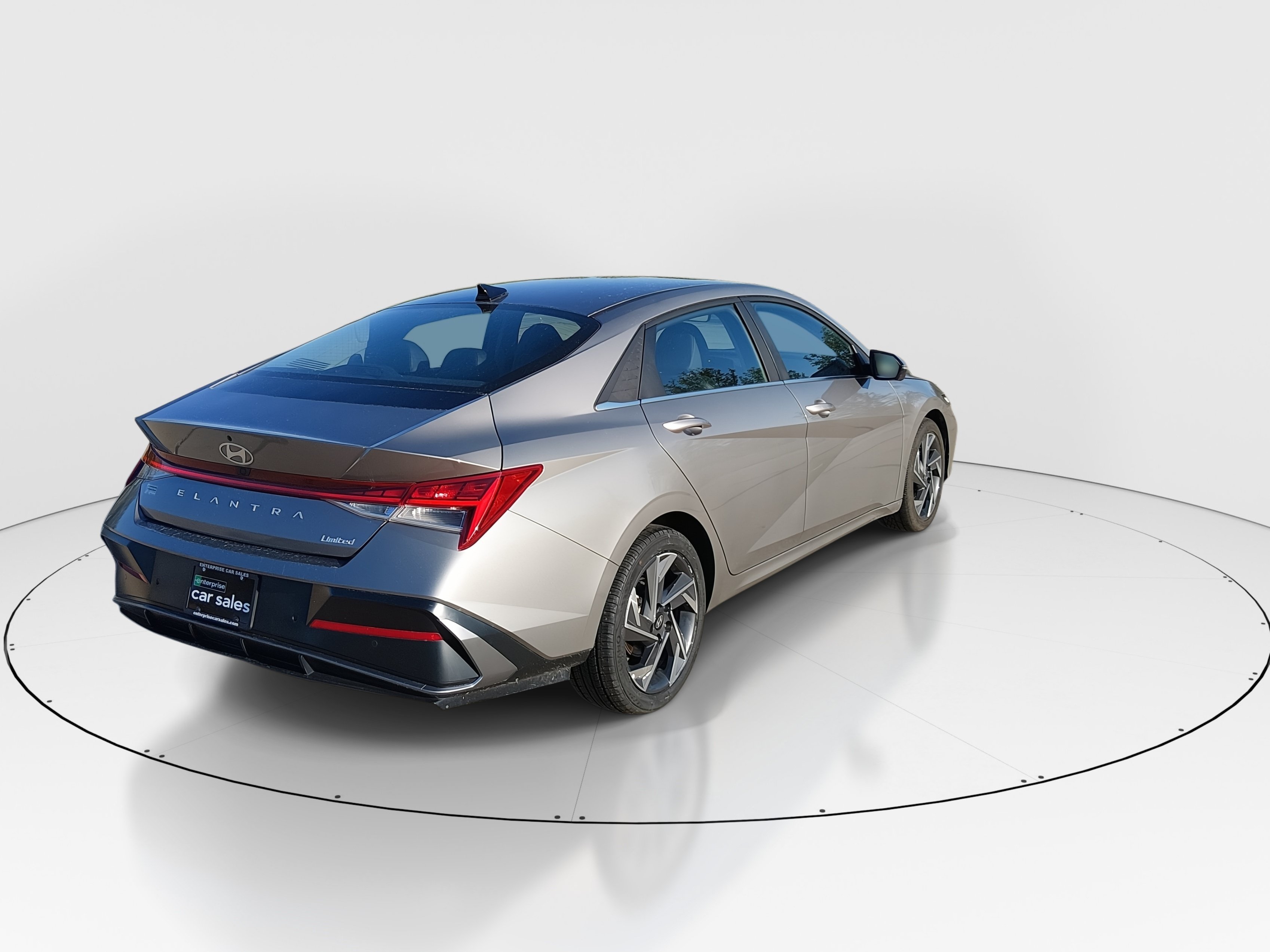 2024 Hyundai Elantra Limited - Photo 7